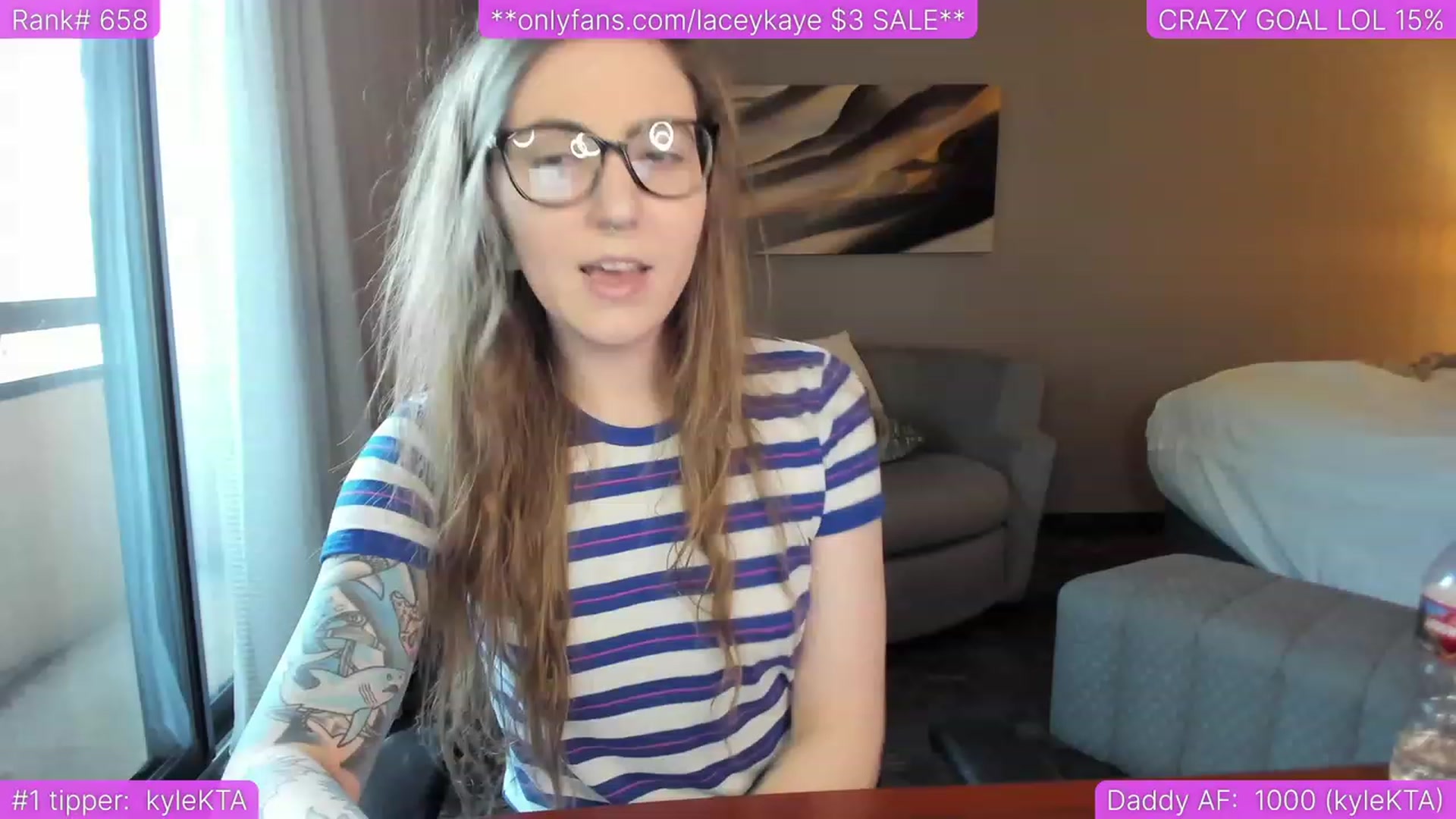 Gallery image thumbnail from TheSharkQueen's myfreecams stream on, 06/14/2023, 01:27 image 16 of 20