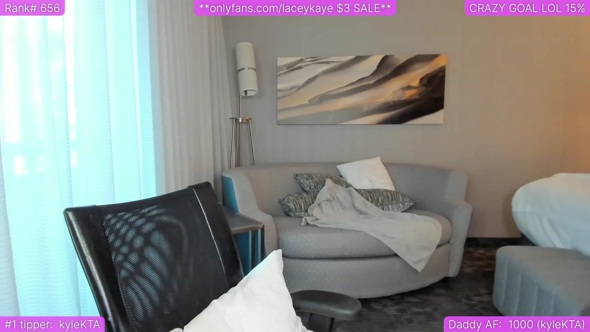 Gallery image thumbnail from TheSharkQueen's myfreecams stream on, 06/14/2023, 02:28 image 16 of 20