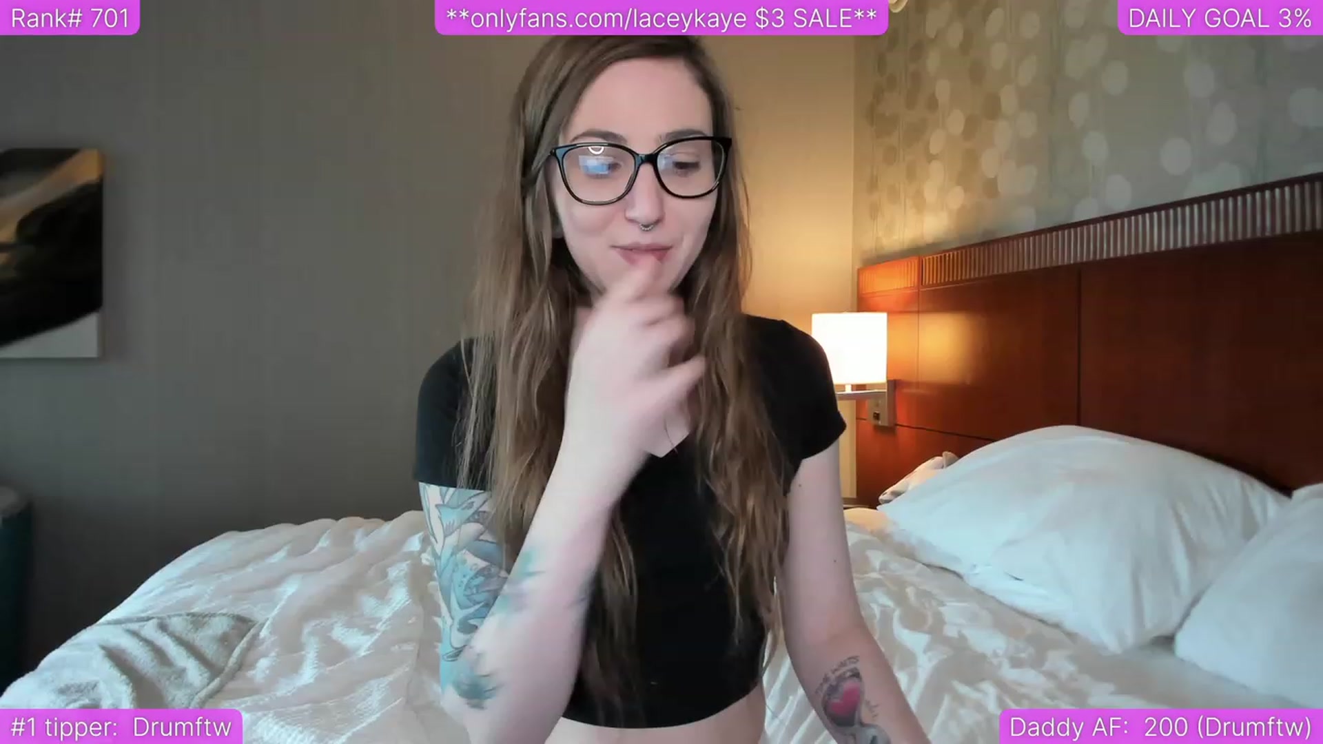 Gallery image thumbnail from TheSharkQueen's myfreecams stream on, 06/14/2023, 23:27 image 4 of 20