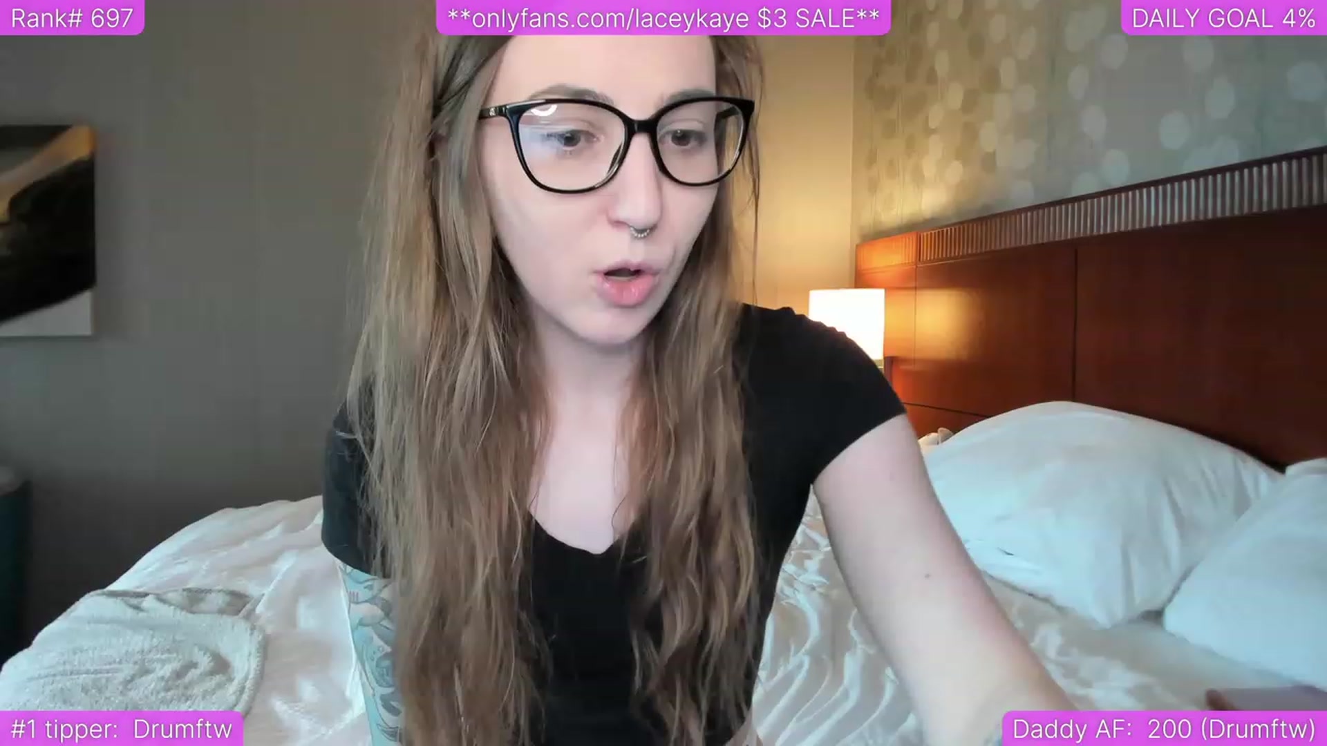 Gallery image thumbnail from TheSharkQueen's myfreecams stream on, 06/14/2023, 23:27 image 9 of 20