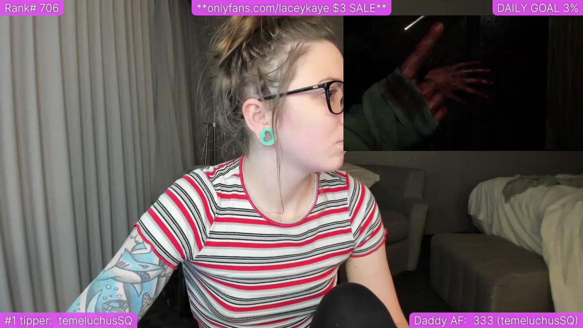 Gallery image thumbnail from TheSharkQueen's myfreecams stream on, 06/16/2023, 01:18 image 19 of 20