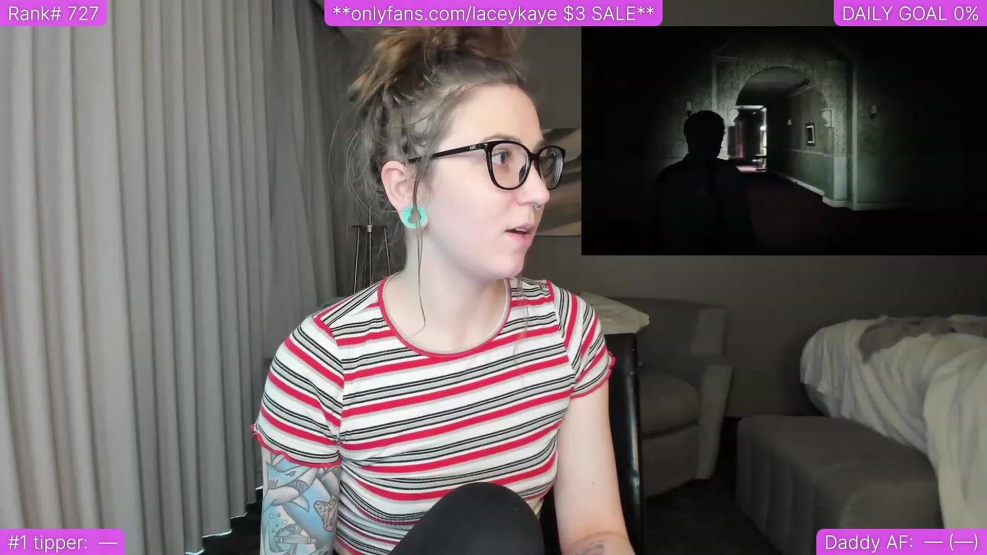 Gallery image thumbnail from TheSharkQueen's myfreecams stream on, 06/16/2023, 01:18 image 1 of 20