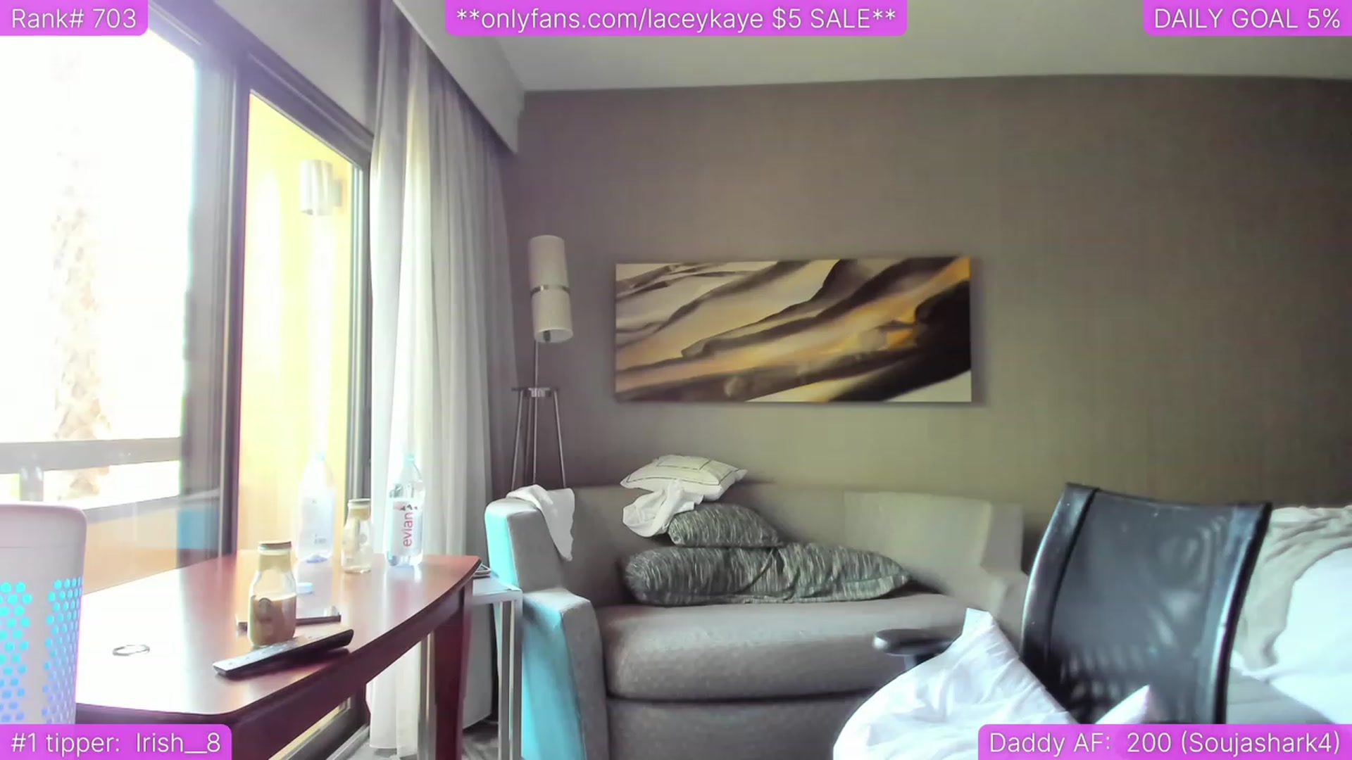 Gallery image thumbnail from TheSharkQueen's myfreecams stream on, 06/18/2023, 24:10 image 7 of 20