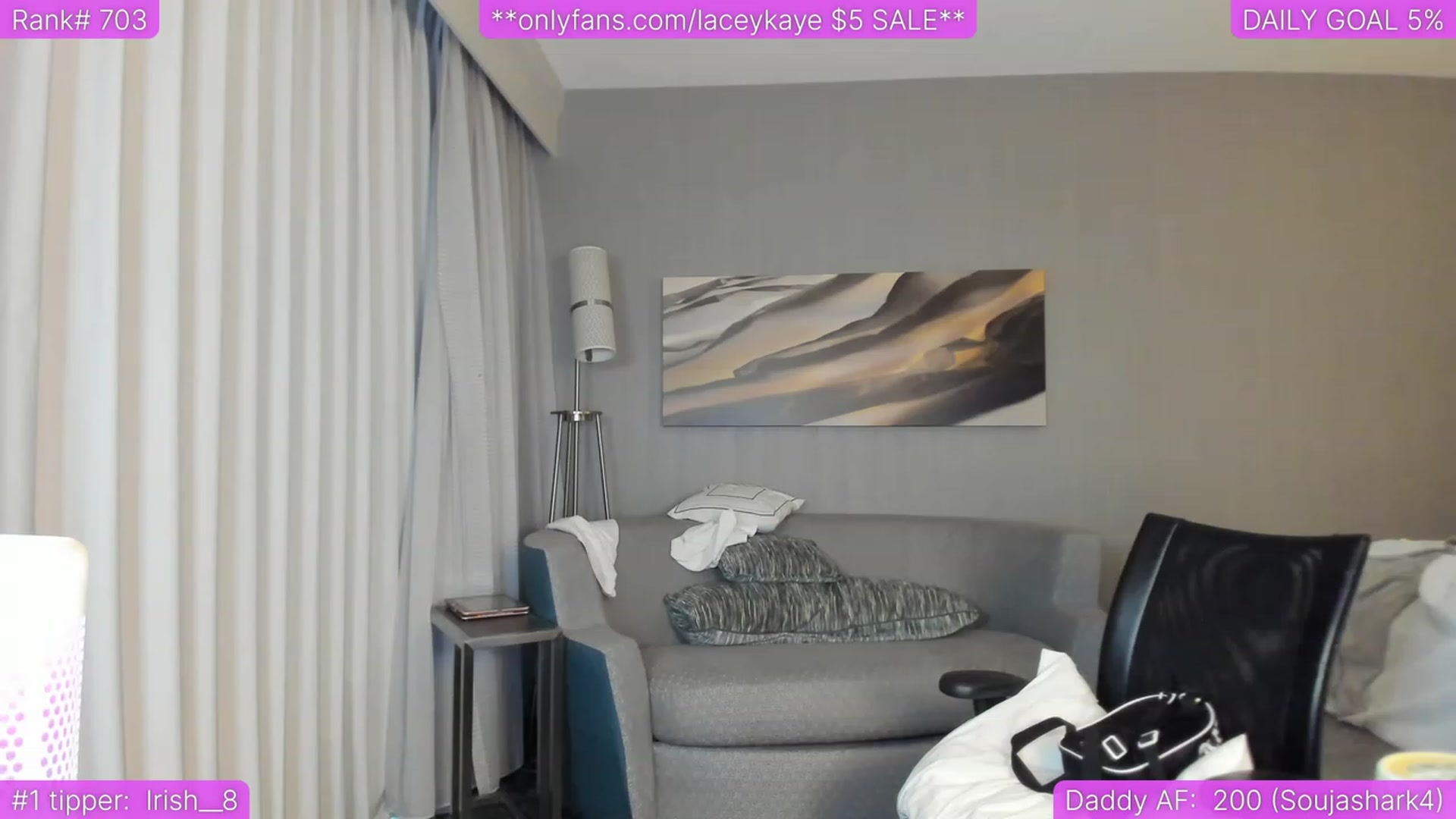 Gallery image thumbnail from TheSharkQueen's myfreecams stream on, 06/18/2023, 24:10 image 17 of 20