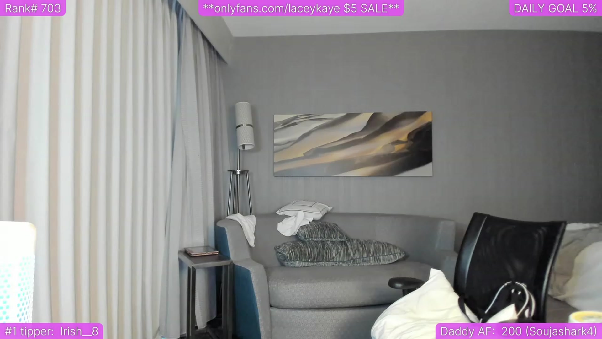 Gallery image thumbnail from TheSharkQueen's myfreecams stream on, 06/18/2023, 24:10 image 15 of 20