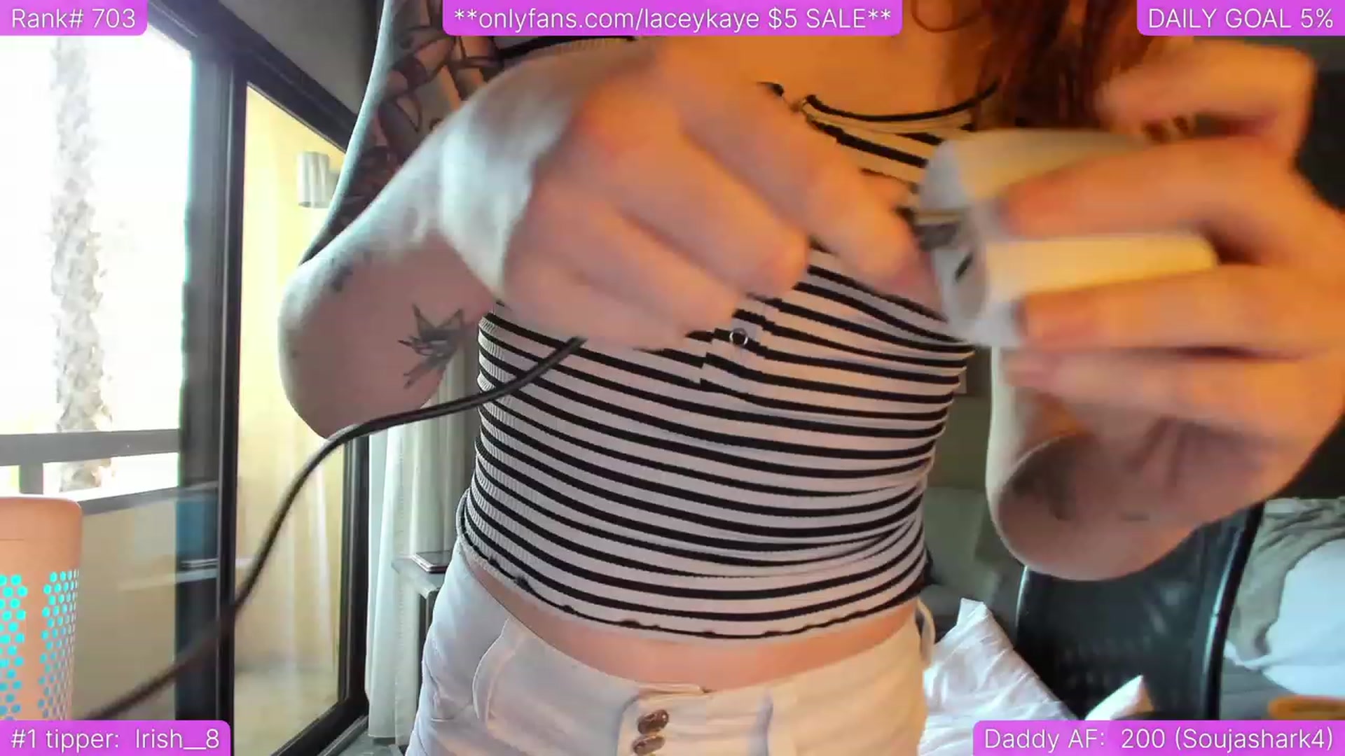 Gallery image thumbnail from TheSharkQueen's myfreecams stream on, 06/18/2023, 24:10 image 10 of 20