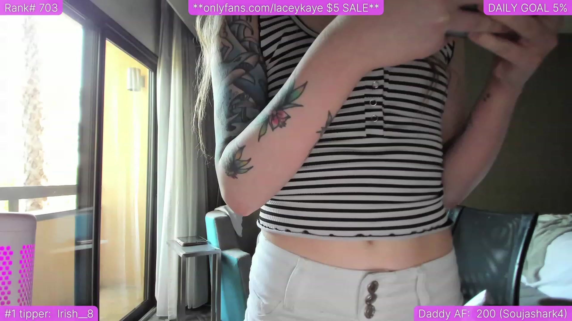 Gallery image thumbnail from TheSharkQueen's myfreecams stream on, 06/18/2023, 24:10 image 9 of 20