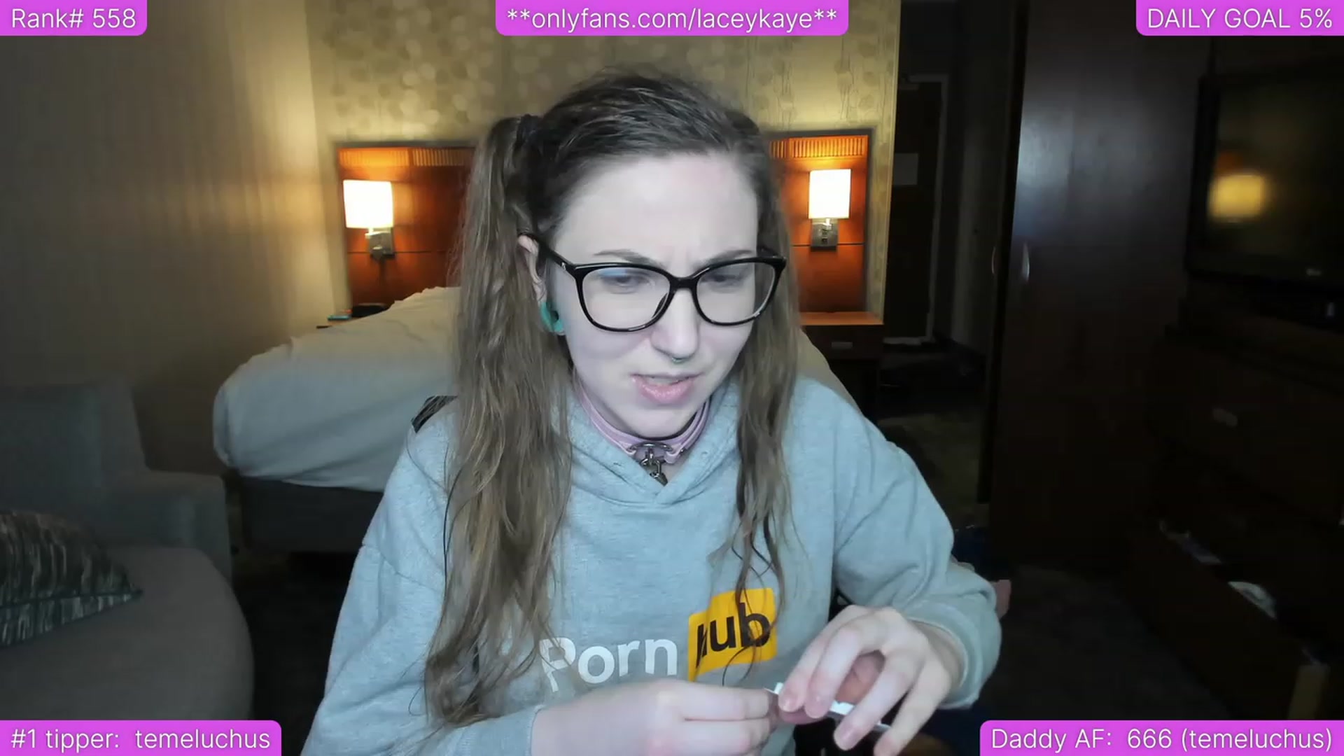 Gallery image thumbnail from TheSharkQueen's myfreecams stream on, 06/27/2023, 04:37 image 15 of 20