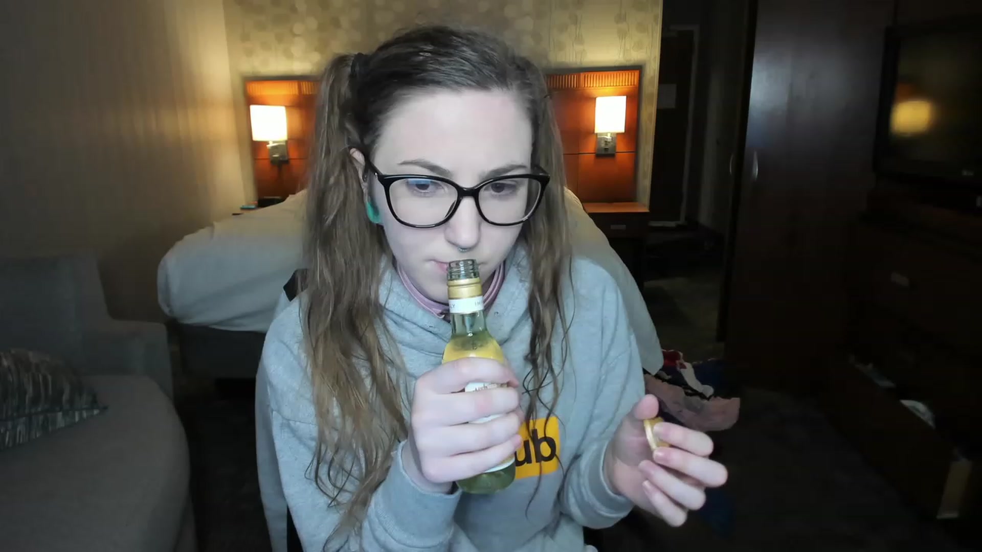 Gallery image thumbnail from TheSharkQueen's myfreecams stream on, 06/27/2023, 04:37 image 4 of 20