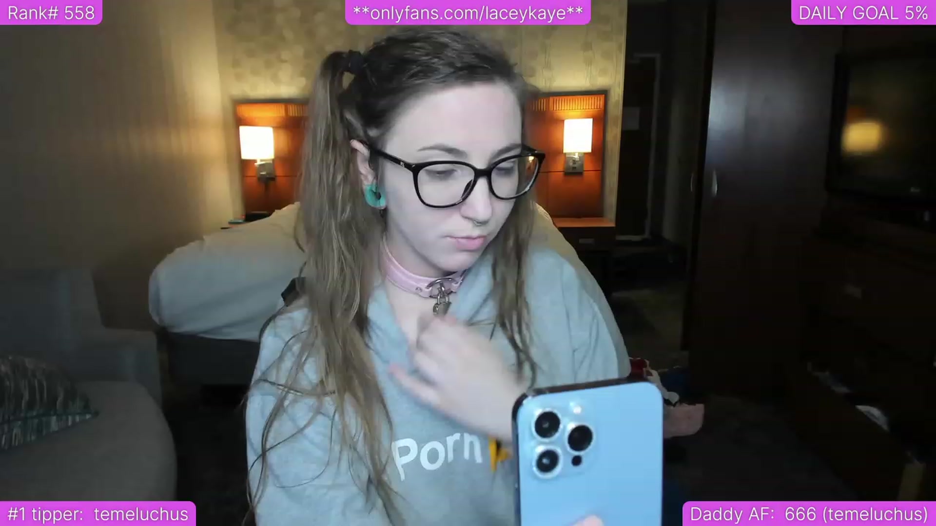 Gallery image thumbnail from TheSharkQueen's myfreecams stream on, 06/27/2023, 04:37 image 11 of 20