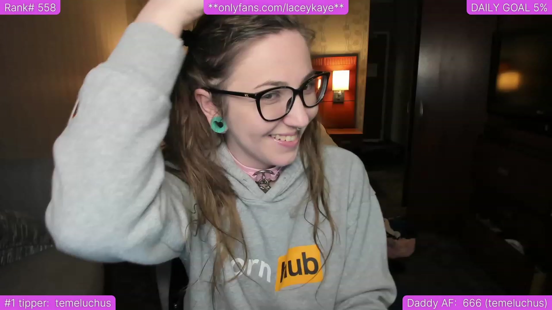 Gallery image thumbnail from TheSharkQueen's myfreecams stream on, 06/27/2023, 04:37 image 13 of 20
