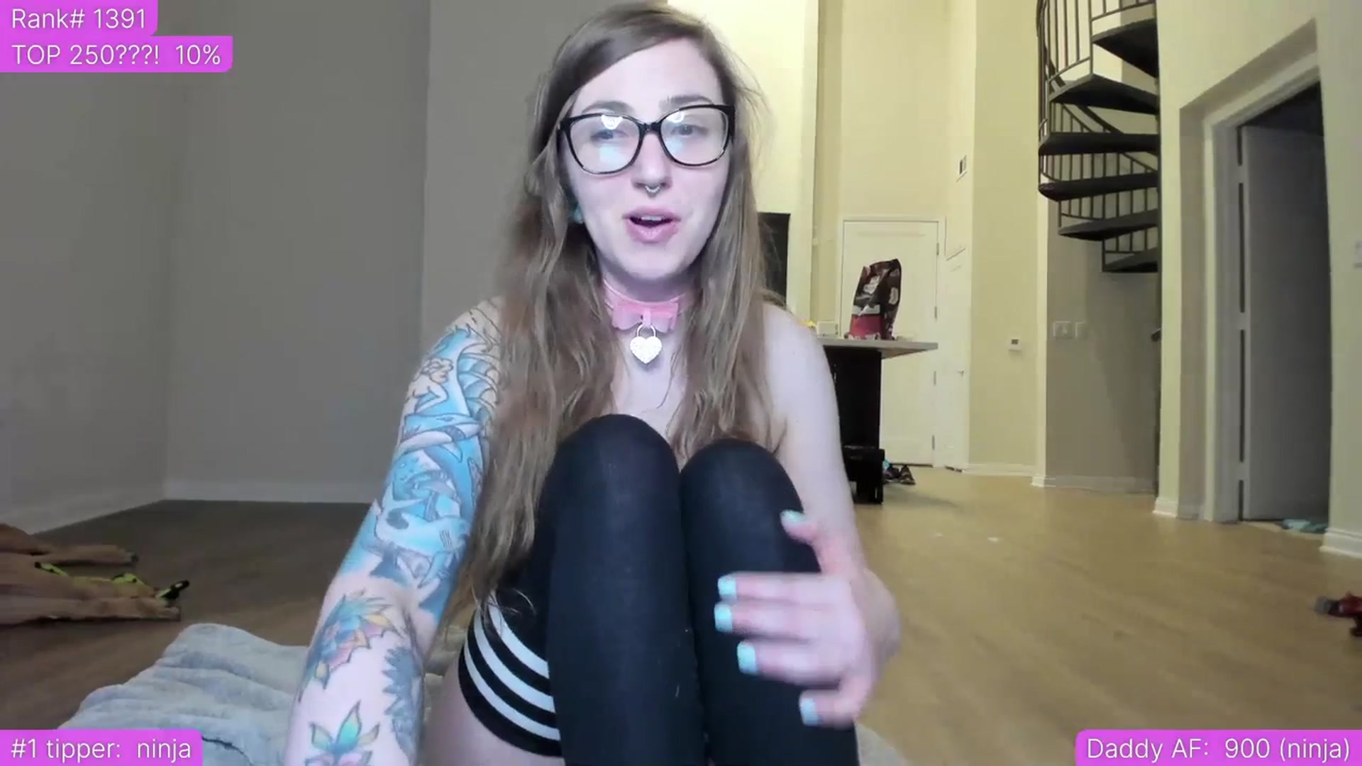 Gallery image thumbnail from TheSharkQueen's myfreecams stream on, 07/07/2023, 07:28 image 14 of 20