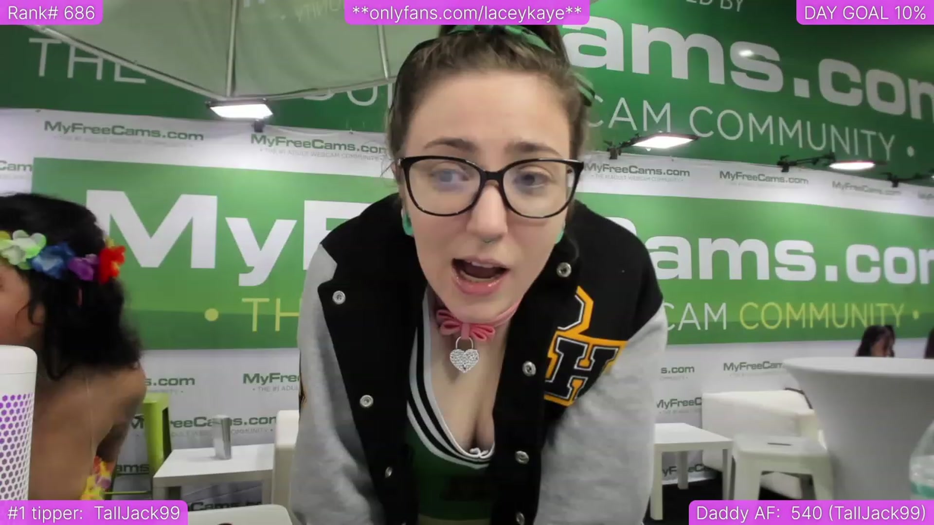 Gallery image thumbnail from TheSharkQueen's myfreecams stream on, 07/15/2023, 22:37 image 16 of 20