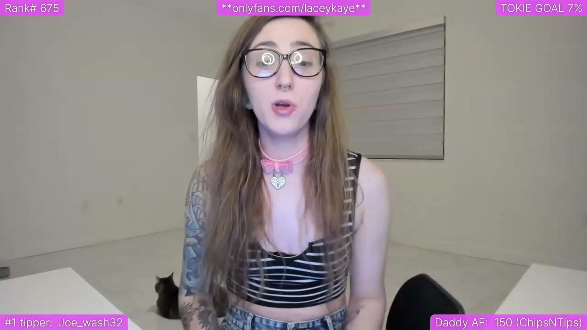 Gallery image thumbnail from TheSharkQueen's myfreecams stream on, 07/18/2023, 03:40 image 14 of 20