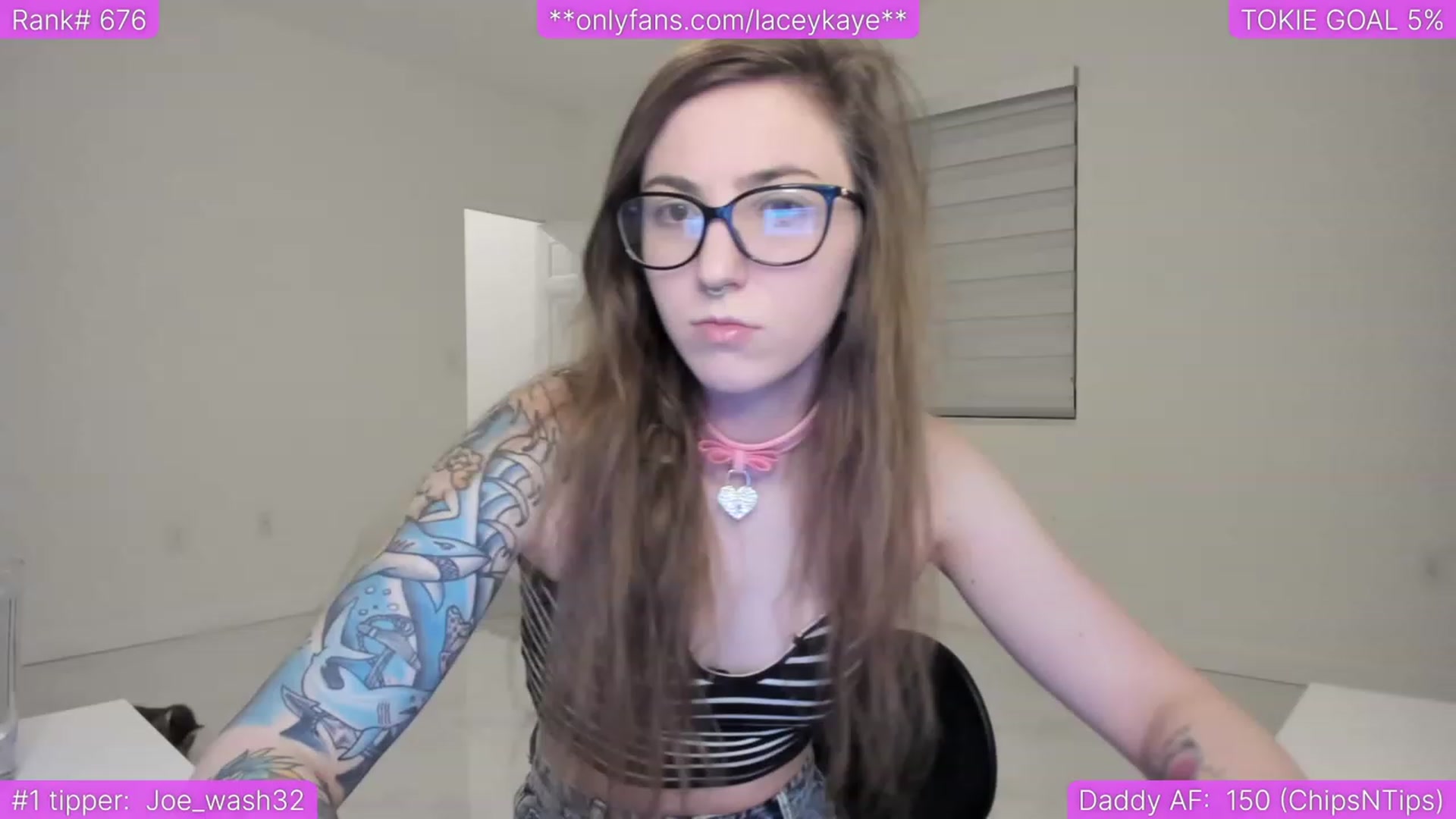 Gallery image thumbnail from TheSharkQueen's myfreecams stream on, 07/18/2023, 03:40 image 10 of 20