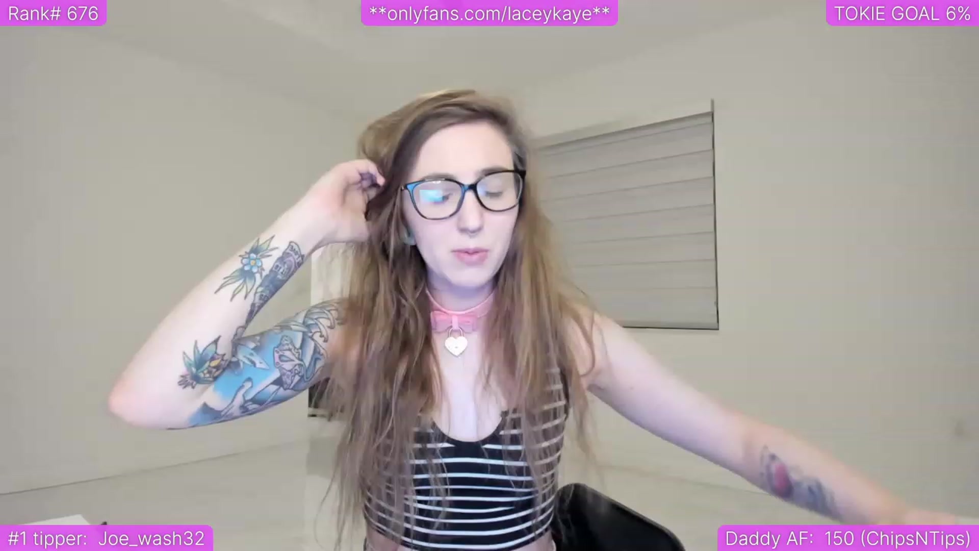 Gallery image thumbnail from TheSharkQueen's myfreecams stream on, 07/18/2023, 03:40 image 11 of 20
