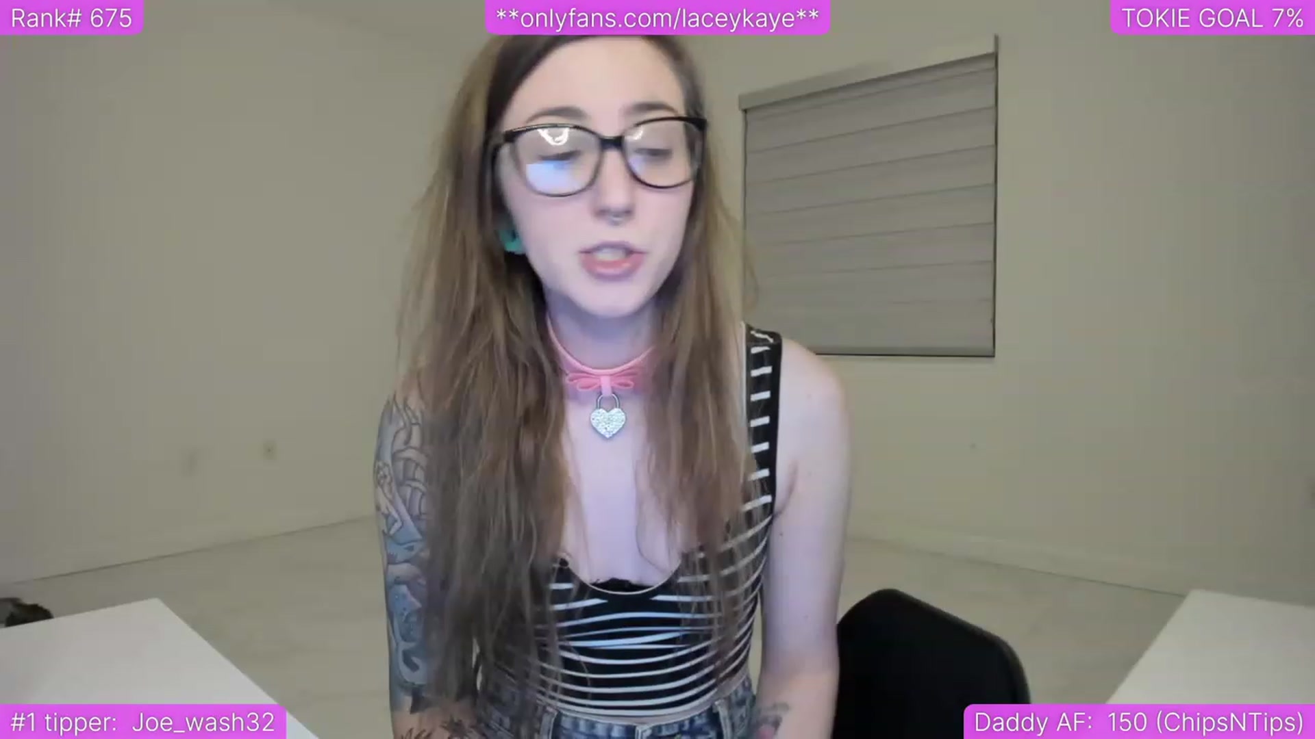 Gallery image thumbnail from TheSharkQueen's myfreecams stream on, 07/18/2023, 03:40 image 13 of 20