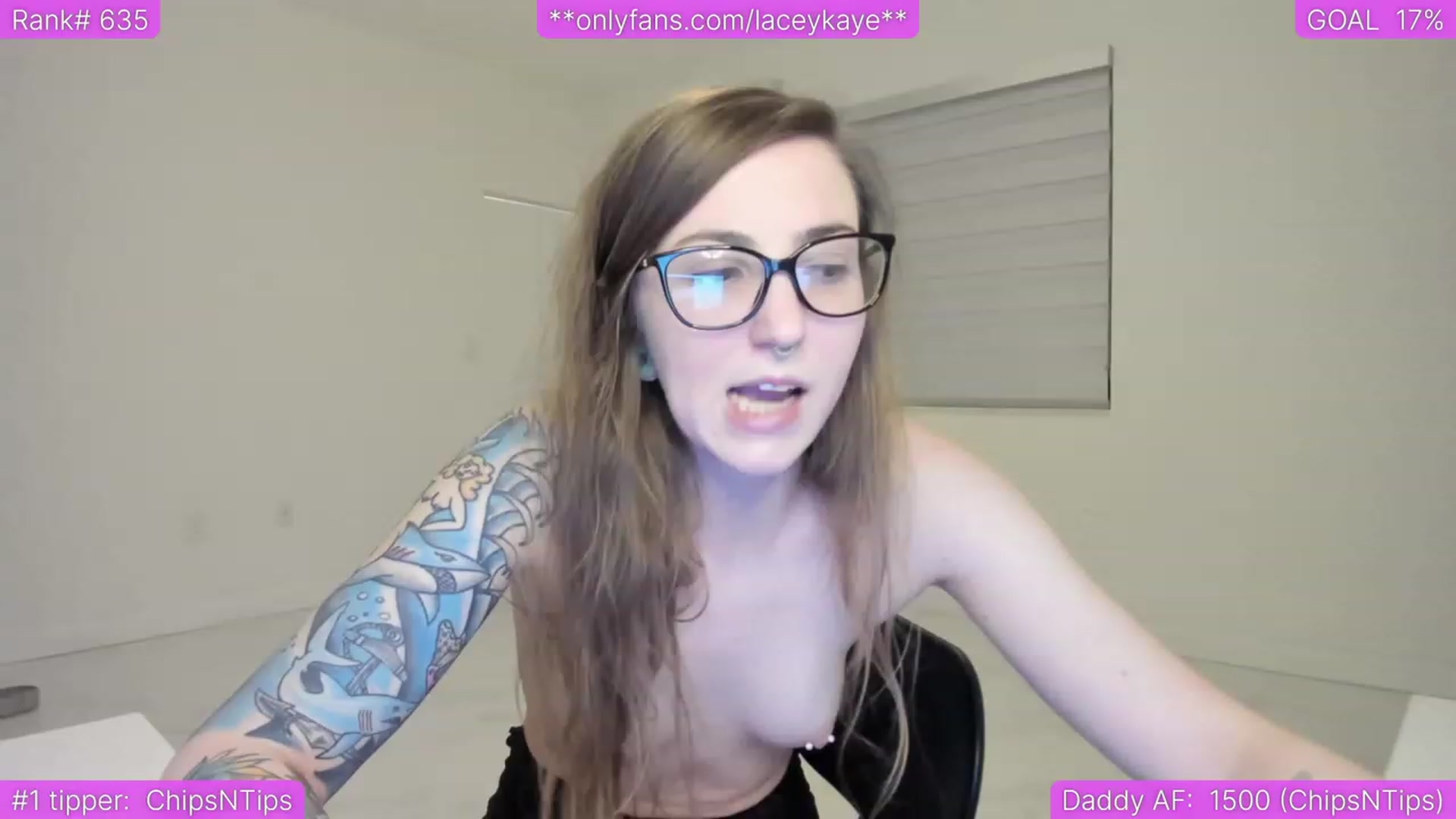 Gallery image thumbnail from TheSharkQueen's myfreecams stream on, 07/19/2023, 05:37 image 16 of 20