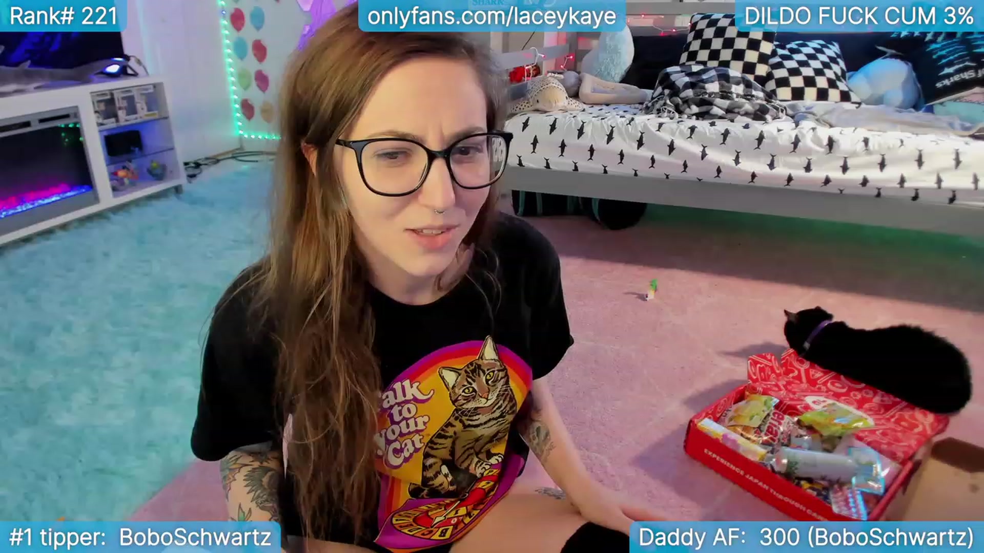 Gallery image thumbnail from TheSharkQueen's myfreecams stream on, 09/29/2023, 23:03 image 19 of 20