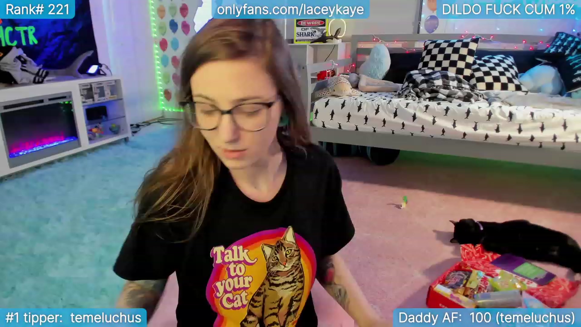 Gallery image thumbnail from TheSharkQueen's myfreecams stream on, 09/29/2023, 23:03 image 1 of 20