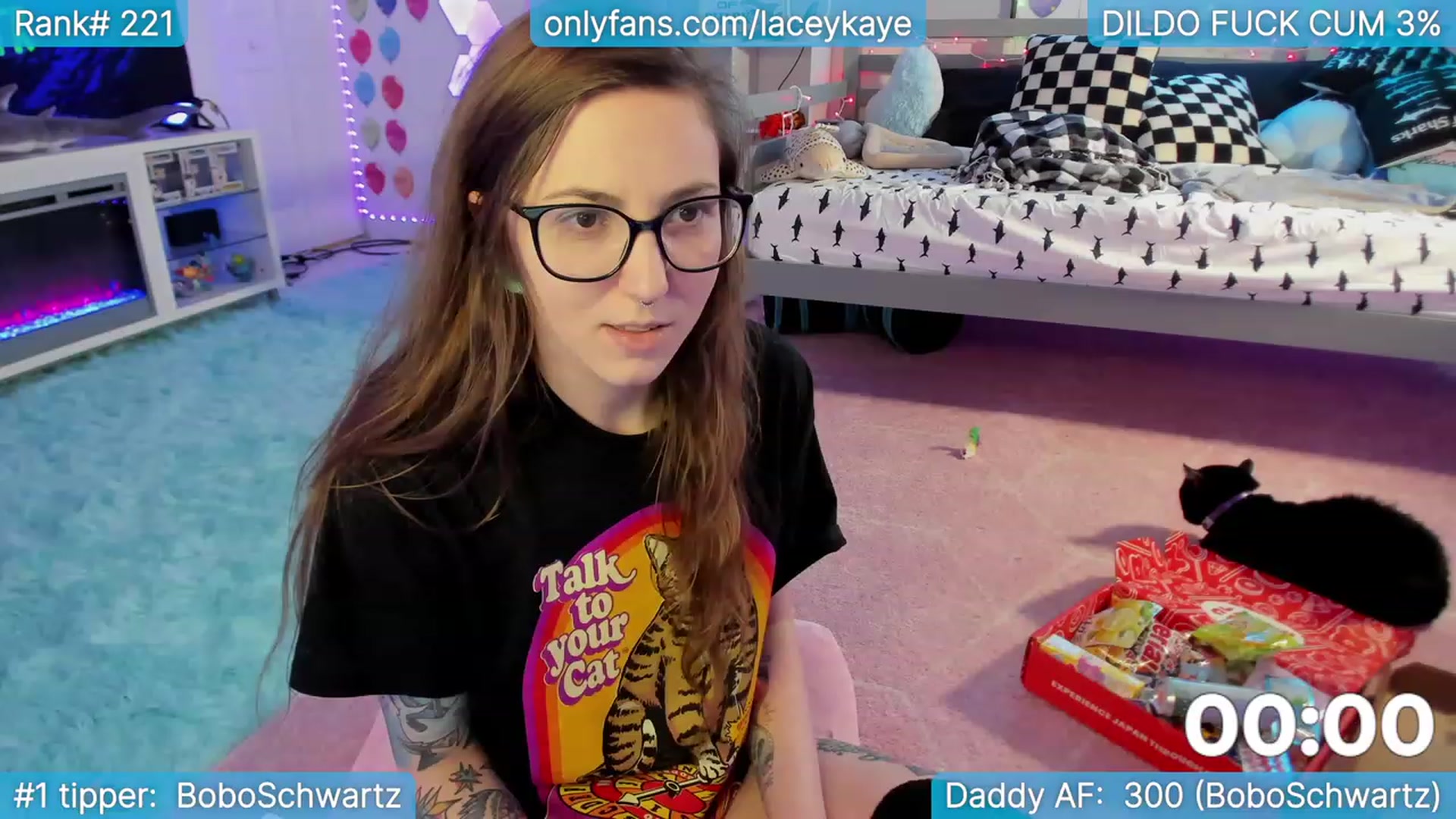 Gallery image thumbnail from TheSharkQueen's myfreecams stream on, 09/29/2023, 23:03 image 15 of 20