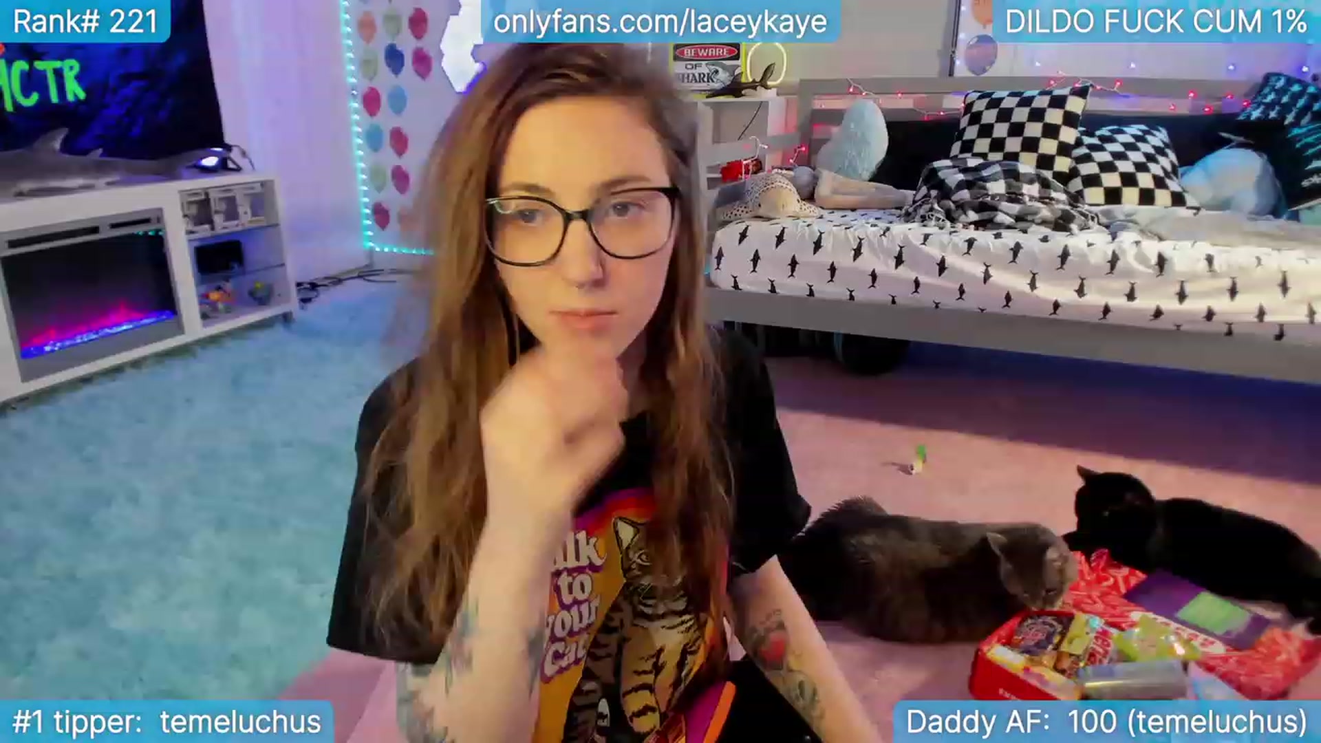 Gallery image thumbnail from TheSharkQueen's myfreecams stream on, 09/29/2023, 23:03 image 4 of 20