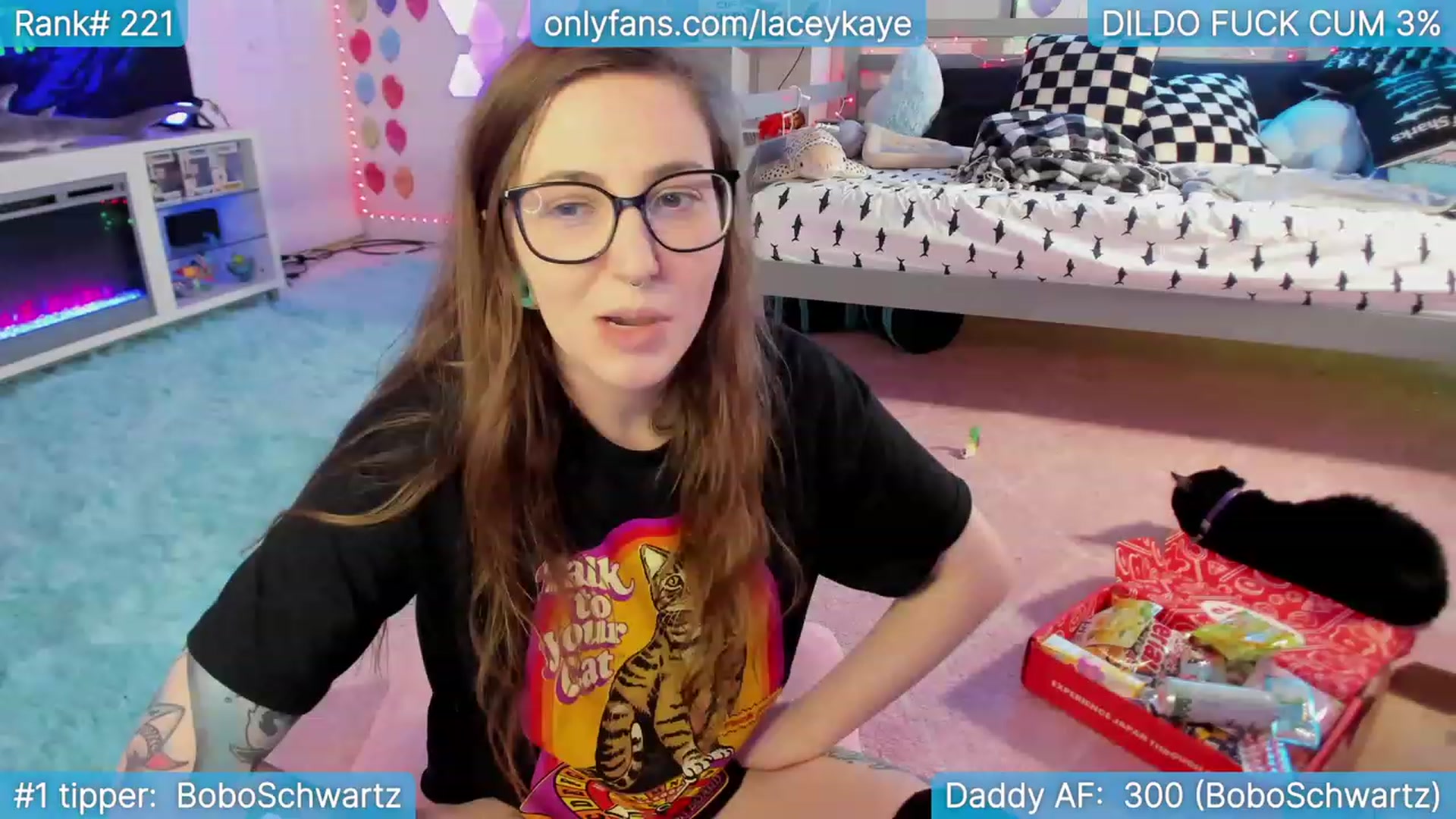 Gallery image thumbnail from TheSharkQueen's myfreecams stream on, 09/29/2023, 23:03 image 18 of 20