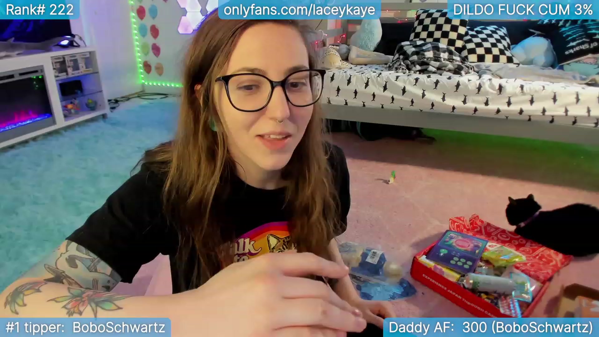 Gallery image thumbnail from TheSharkQueen's myfreecams stream on, 09/30/2023, 24:18 image 4 of 20