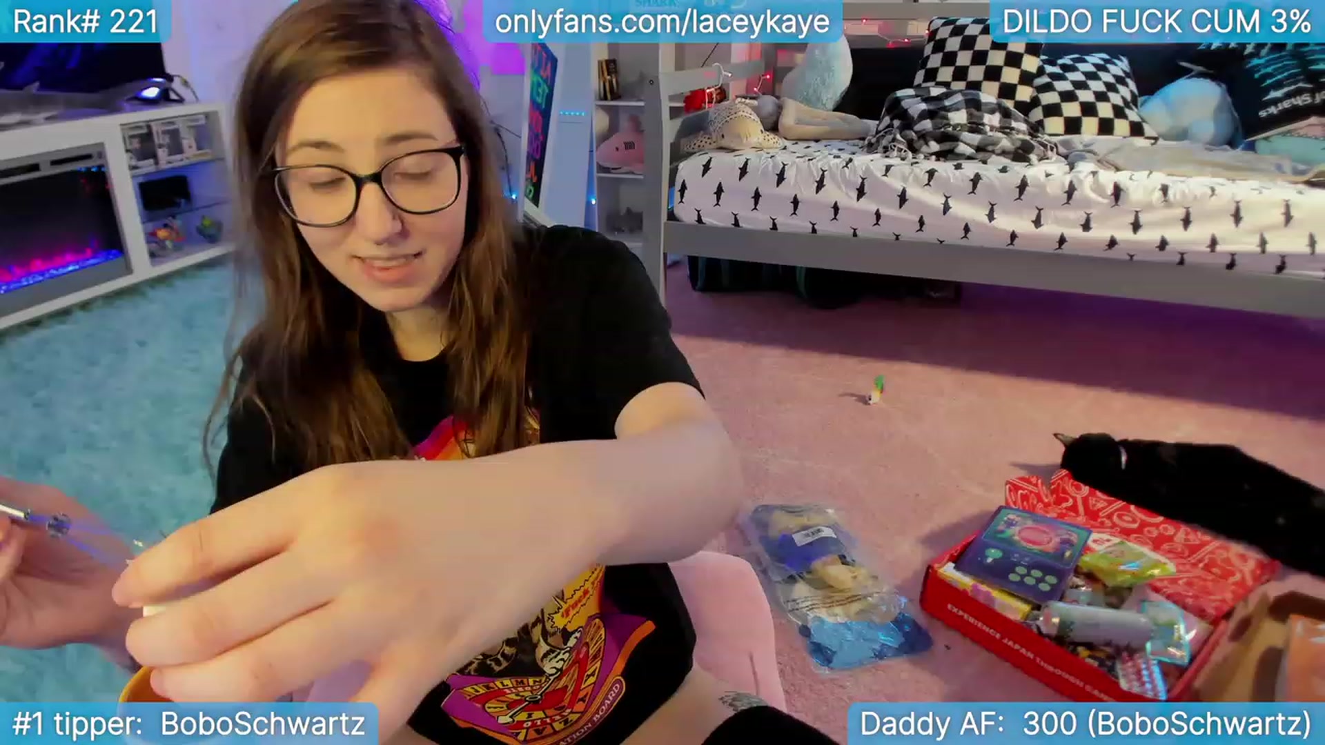 Gallery image thumbnail from TheSharkQueen's myfreecams stream on, 09/30/2023, 24:18 image 2 of 20