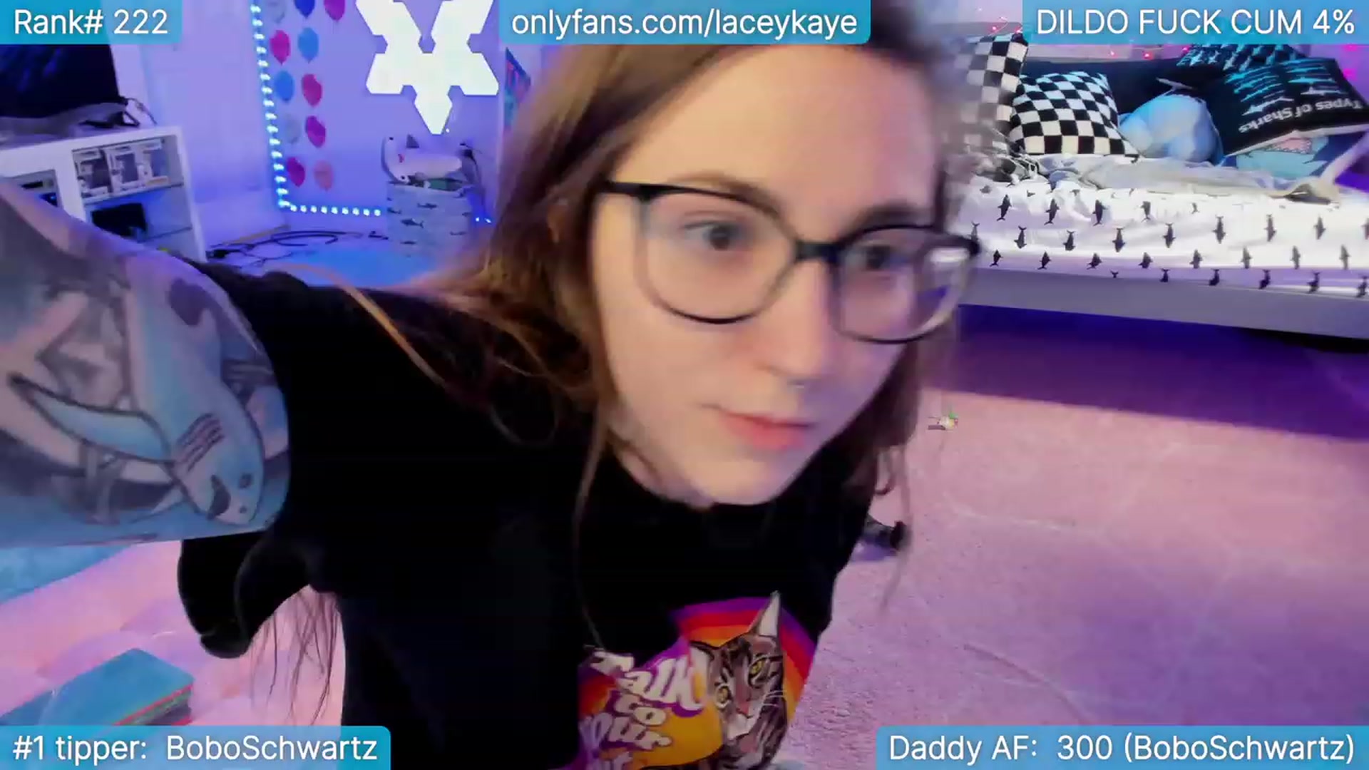 Gallery image thumbnail from TheSharkQueen's myfreecams stream on, 09/30/2023, 24:18 image 18 of 20