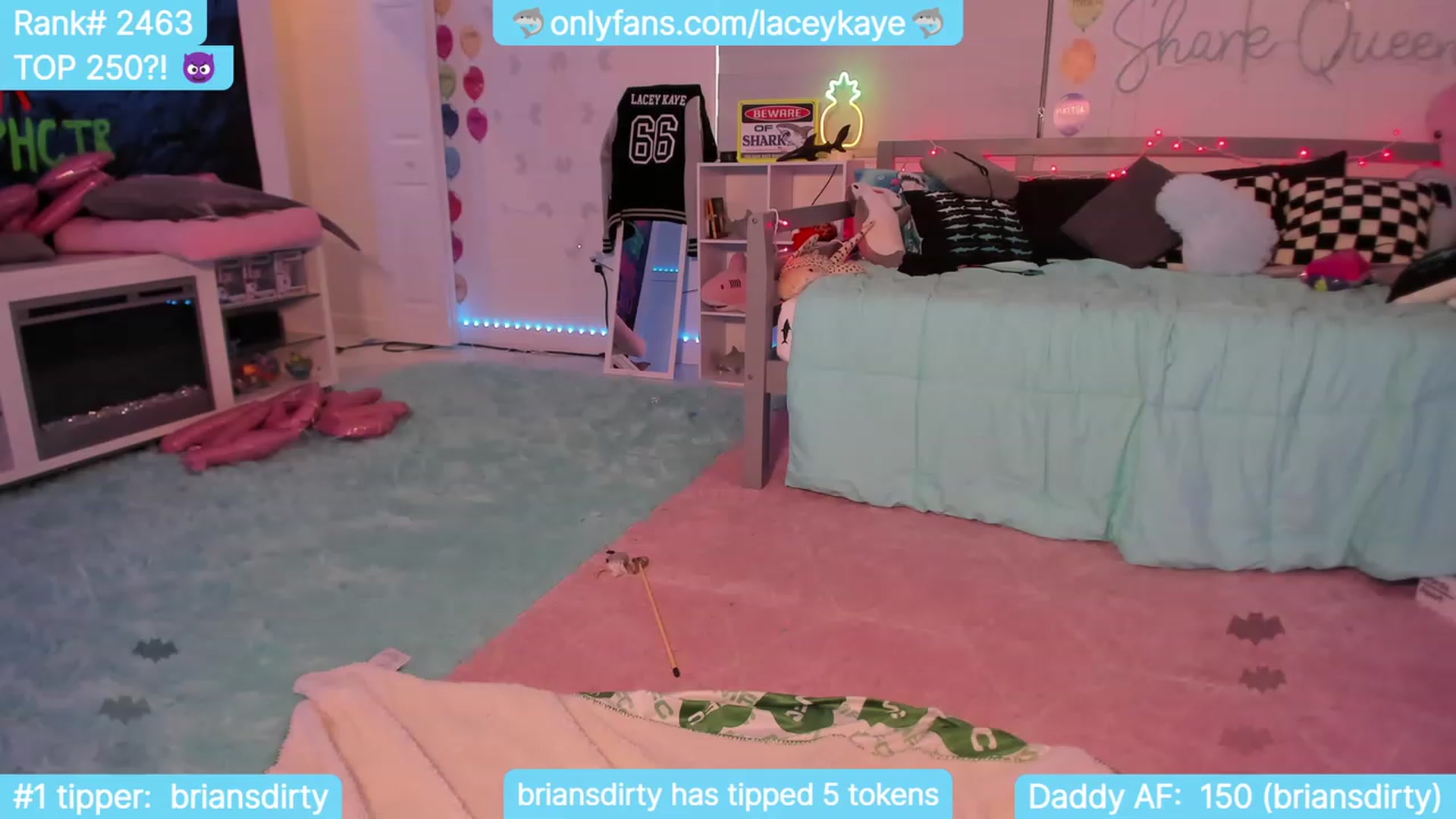 Gallery image thumbnail from TheSharkQueen's myfreecams stream on, 10/07/2023, 21:59 image 8 of 20