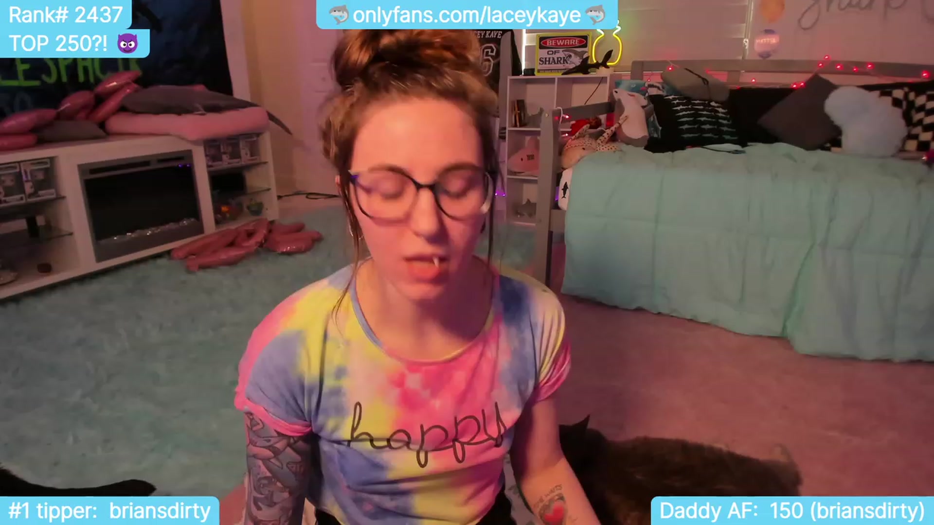 Gallery image thumbnail from TheSharkQueen's myfreecams stream on, 10/07/2023, 21:59 image 17 of 20