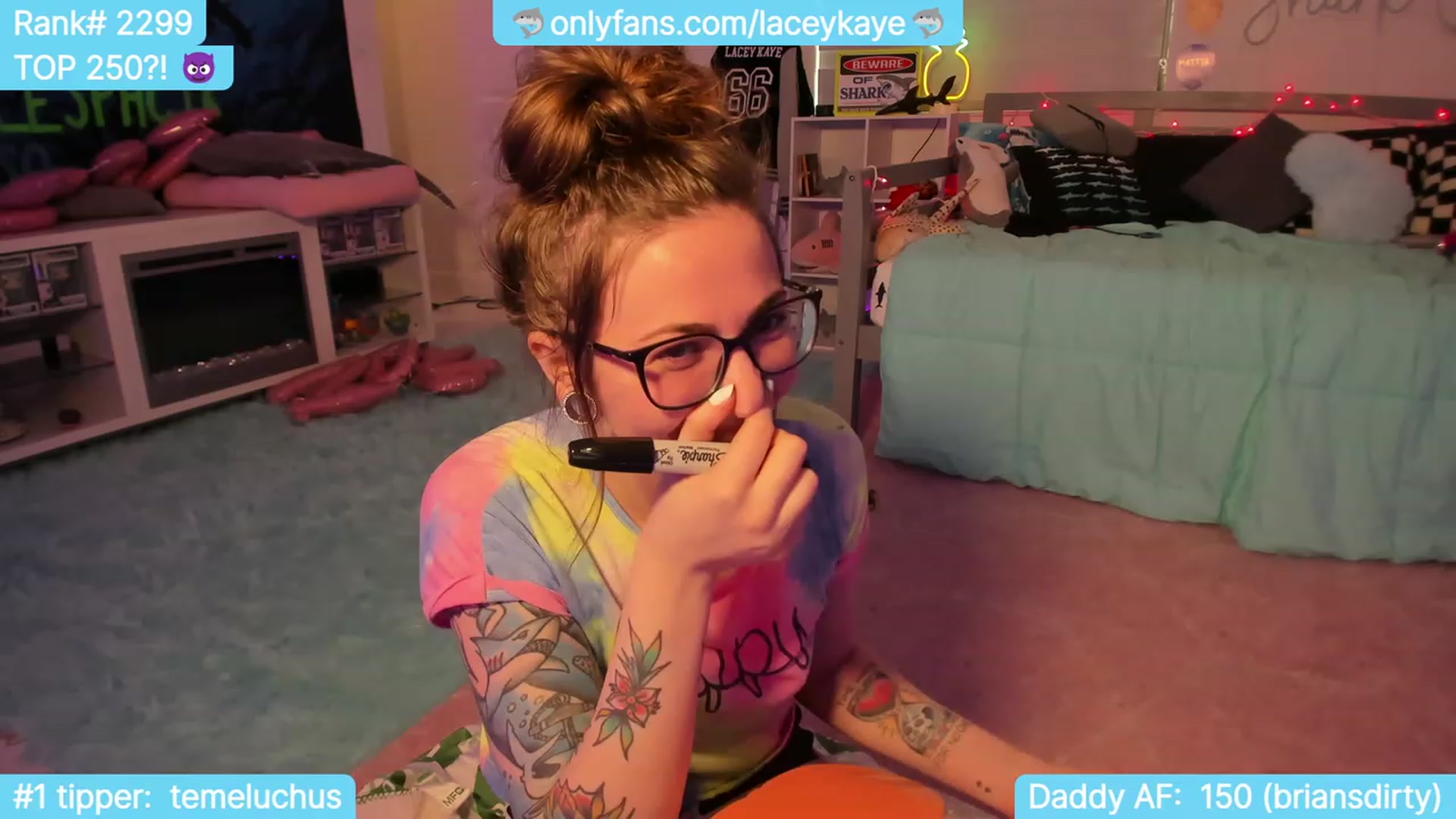 Gallery image thumbnail from TheSharkQueen's myfreecams stream on, 10/07/2023, 23:01 image 1 of 20