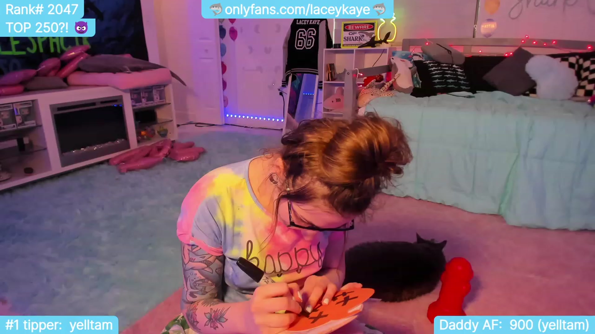 Gallery image thumbnail from TheSharkQueen's myfreecams stream on, 10/07/2023, 23:01 image 8 of 20