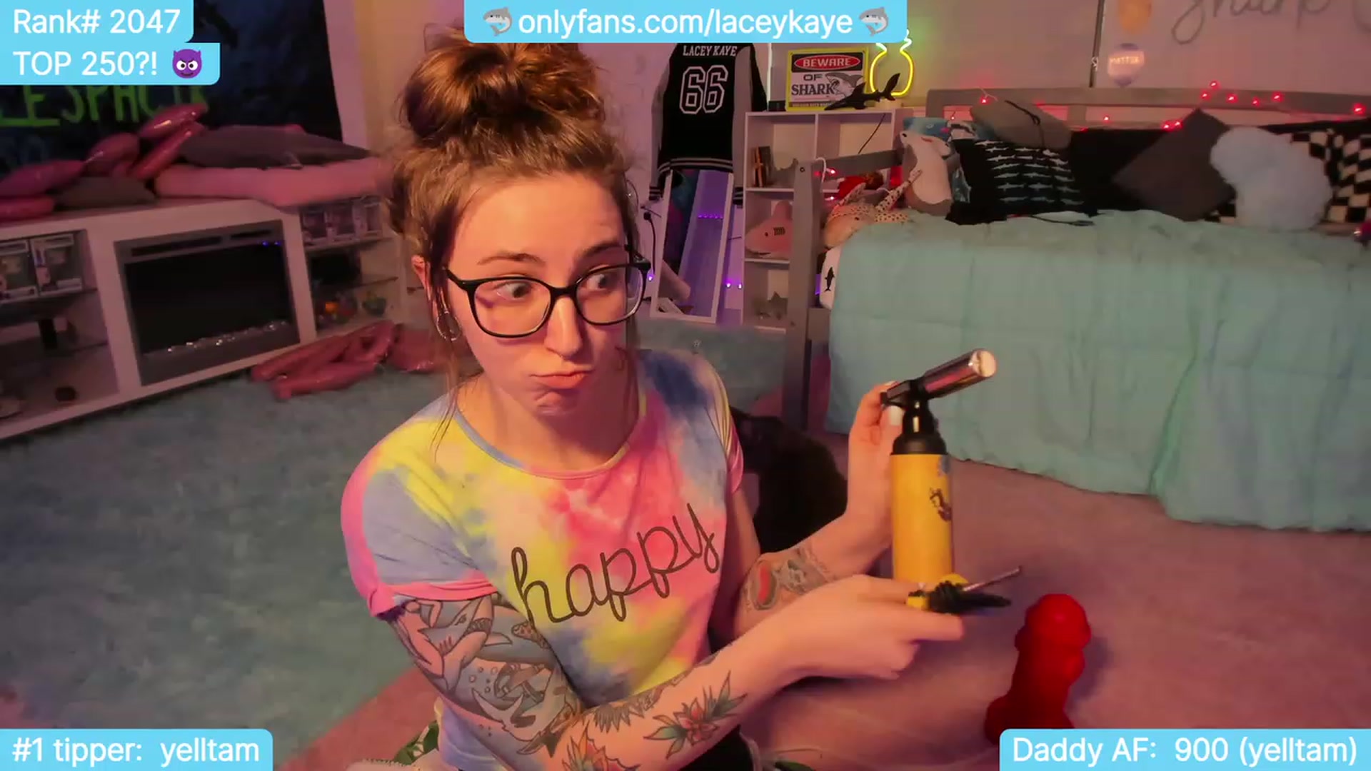 Gallery image thumbnail from TheSharkQueen's myfreecams stream on, 10/07/2023, 23:01 image 10 of 20