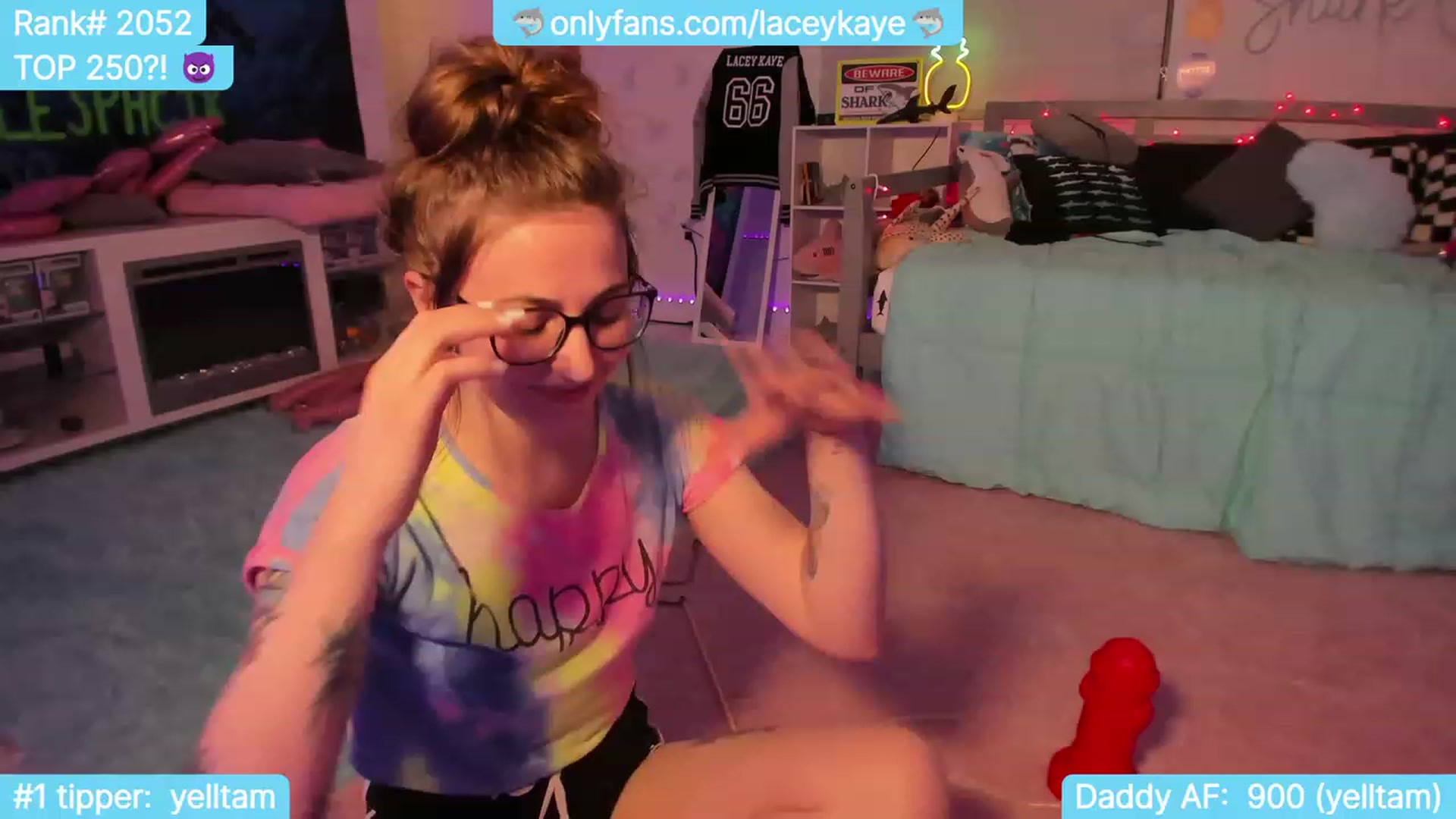 Gallery image thumbnail from TheSharkQueen's myfreecams stream on, 10/07/2023, 23:01 image 19 of 20