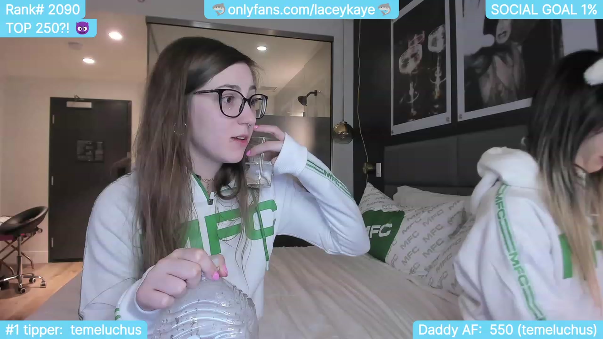 Gallery image thumbnail from TheSharkQueen's myfreecams stream on, 10/10/2023, 07:48 image 11 of 20
