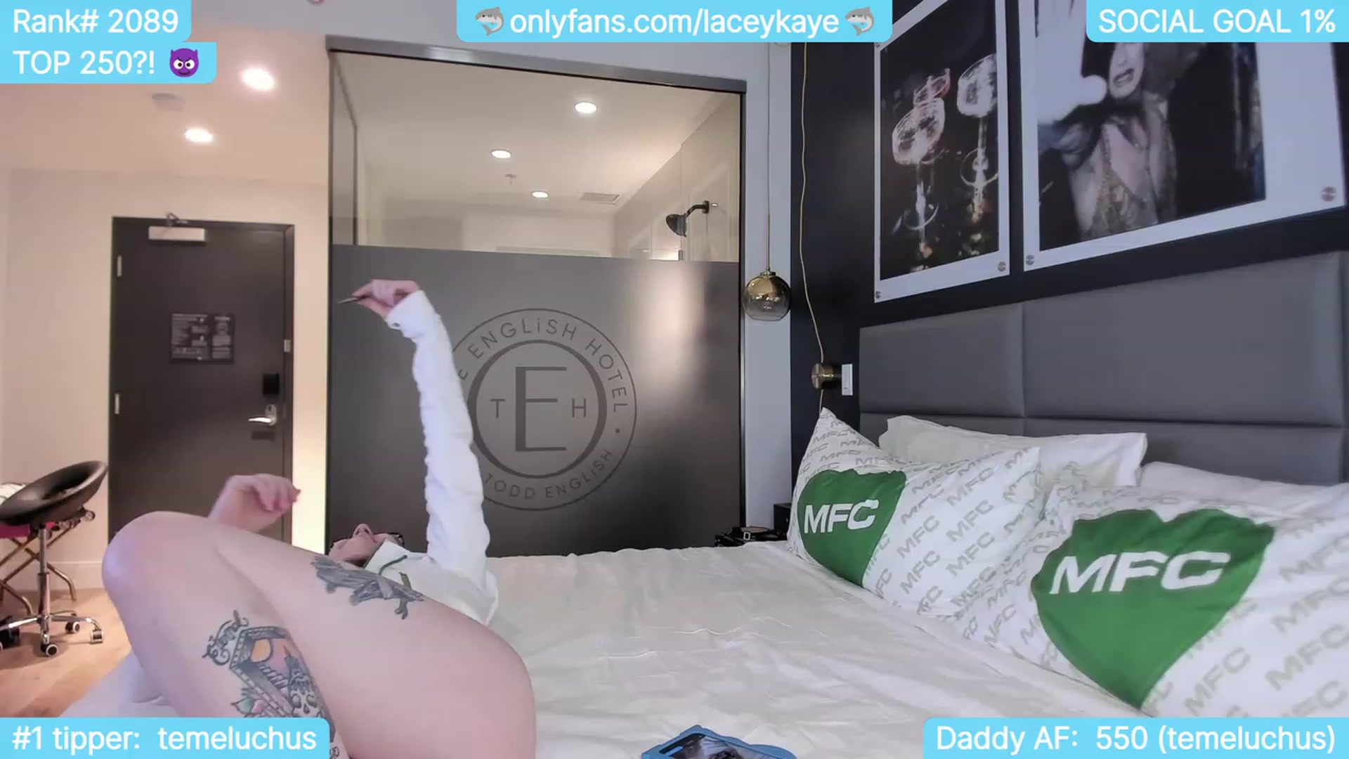 Gallery image thumbnail from TheSharkQueen's myfreecams stream on, 10/10/2023, 07:48 image 9 of 20