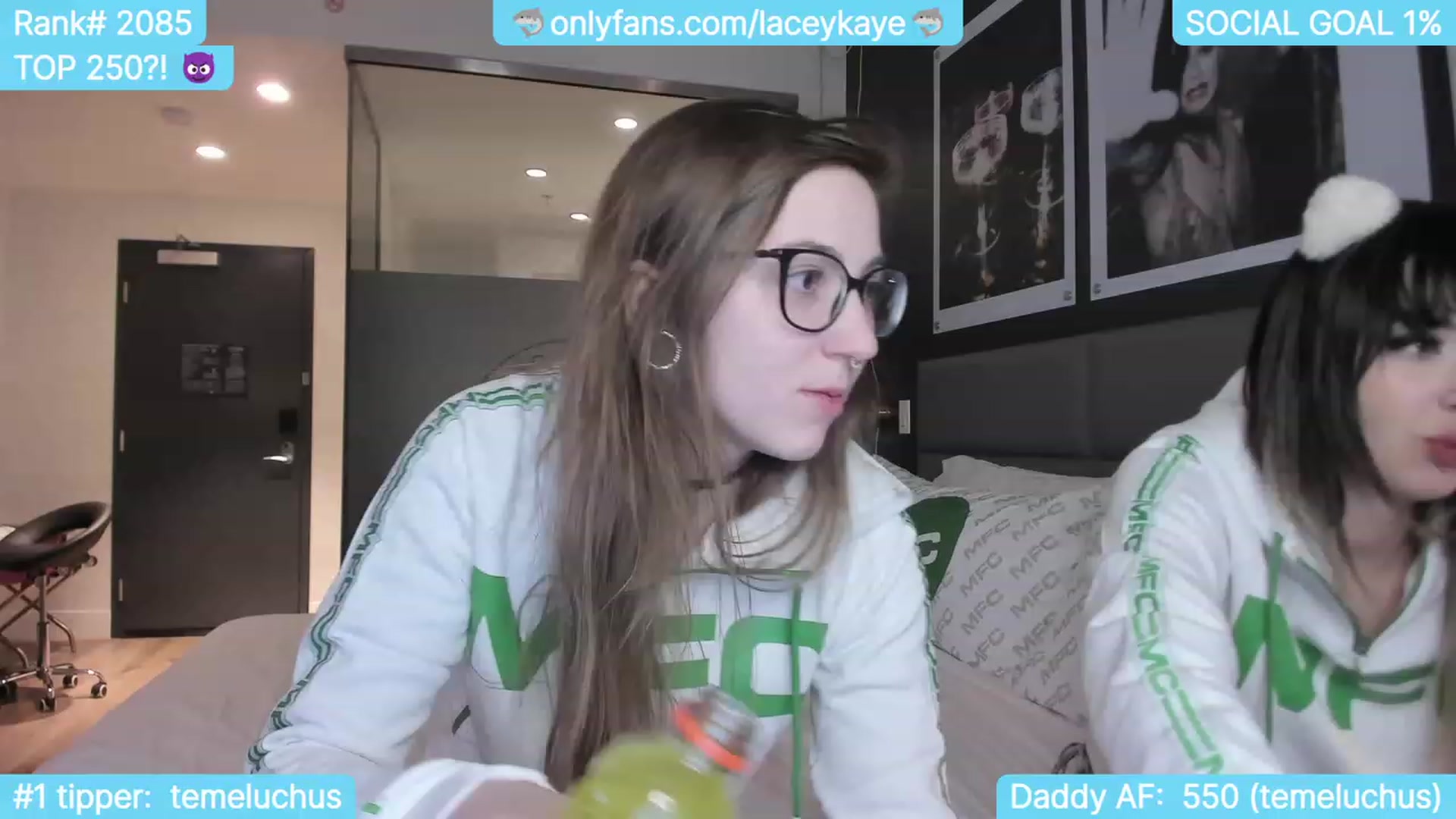 Gallery image thumbnail from TheSharkQueen's myfreecams stream on, 10/10/2023, 07:48 image 4 of 20