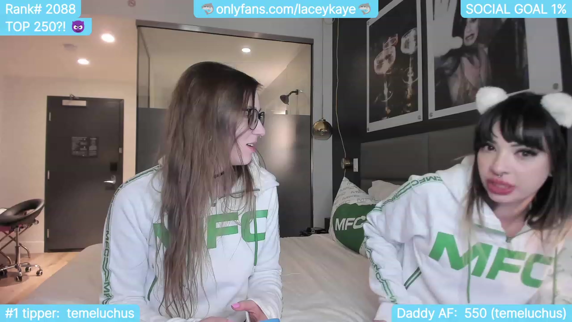 Gallery image thumbnail from TheSharkQueen's myfreecams stream on, 10/10/2023, 07:48 image 8 of 20