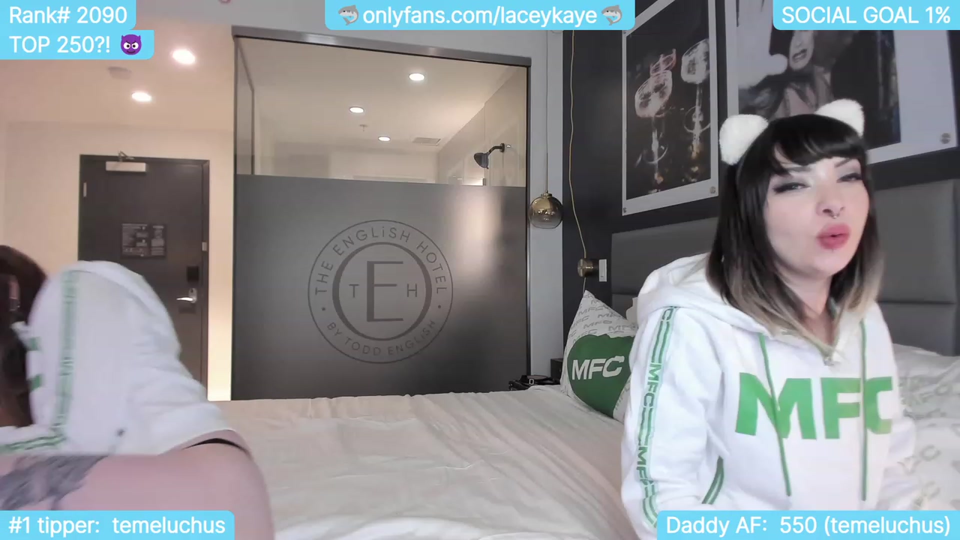 Gallery image thumbnail from TheSharkQueen's myfreecams stream on, 10/10/2023, 07:48 image 10 of 20