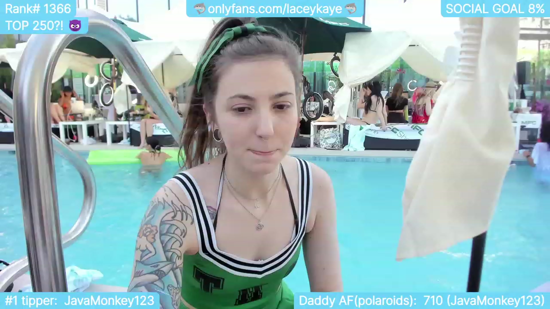 Gallery image thumbnail from TheSharkQueen's myfreecams stream on, 10/12/2023, 24:15 image 13 of 20