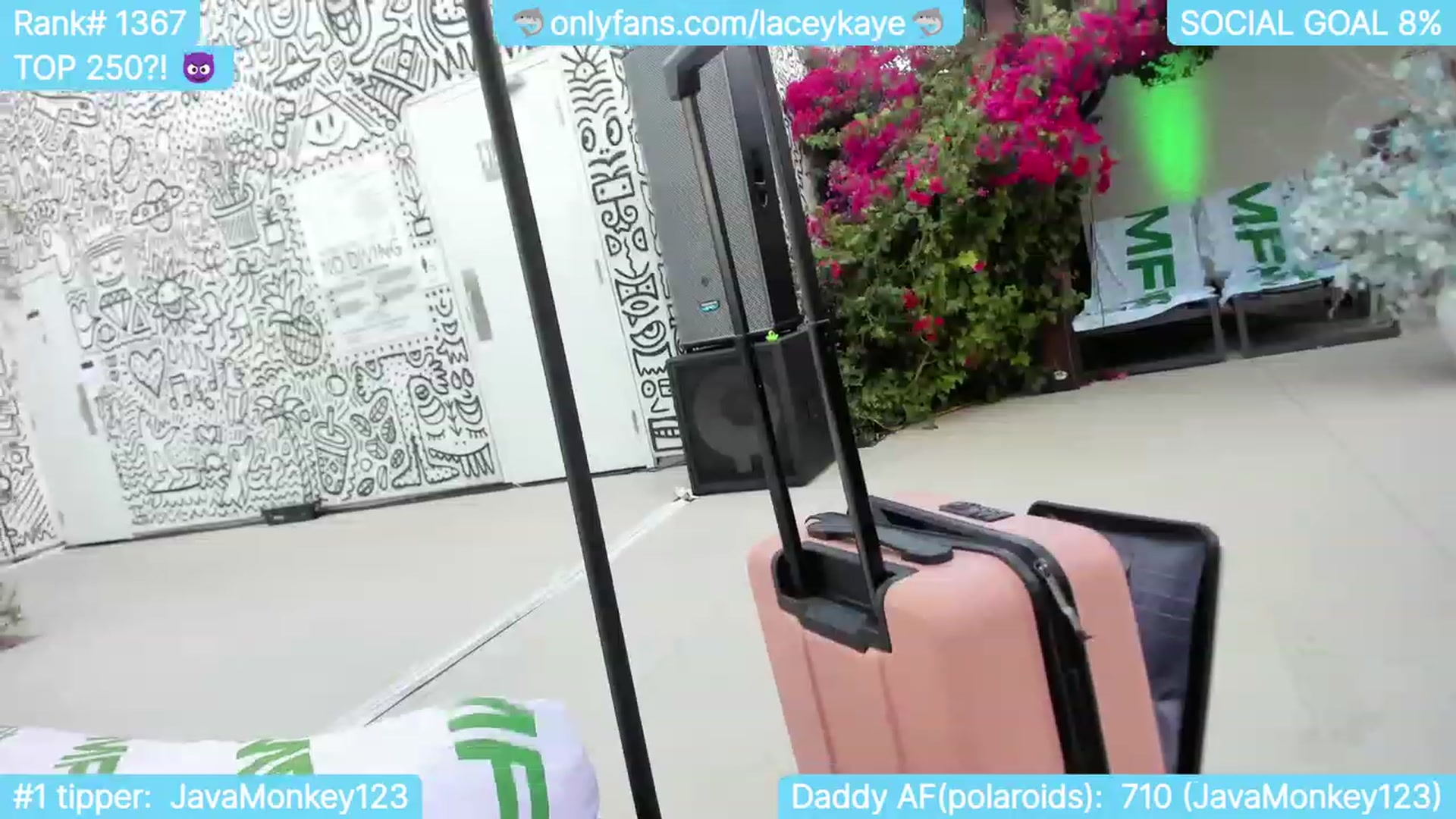 Gallery image thumbnail from TheSharkQueen's myfreecams stream on, 10/12/2023, 24:25 image 10 of 20