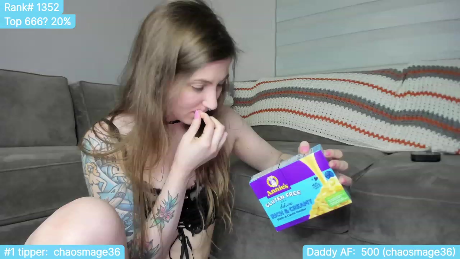 Gallery image thumbnail from TheSharkQueen's myfreecams stream on, 10/18/2023, 07:01 image 1 of 20