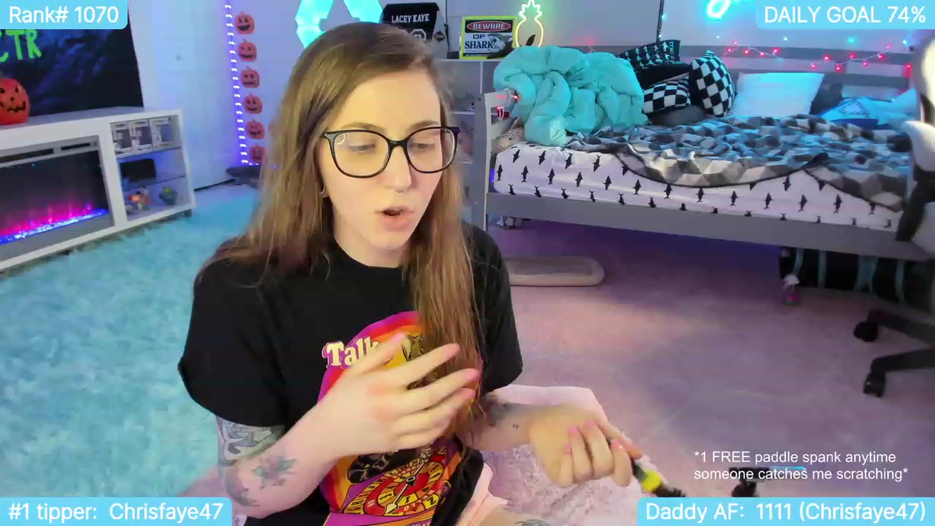 Gallery image thumbnail from TheSharkQueen's myfreecams stream on, 10/20/2023, 07:49 image 15 of 20