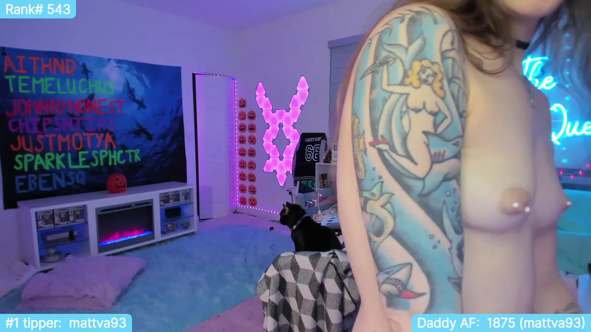 Gallery image thumbnail from TheSharkQueen's myfreecams stream on, 10/26/2023, 06:18 image 8 of 20