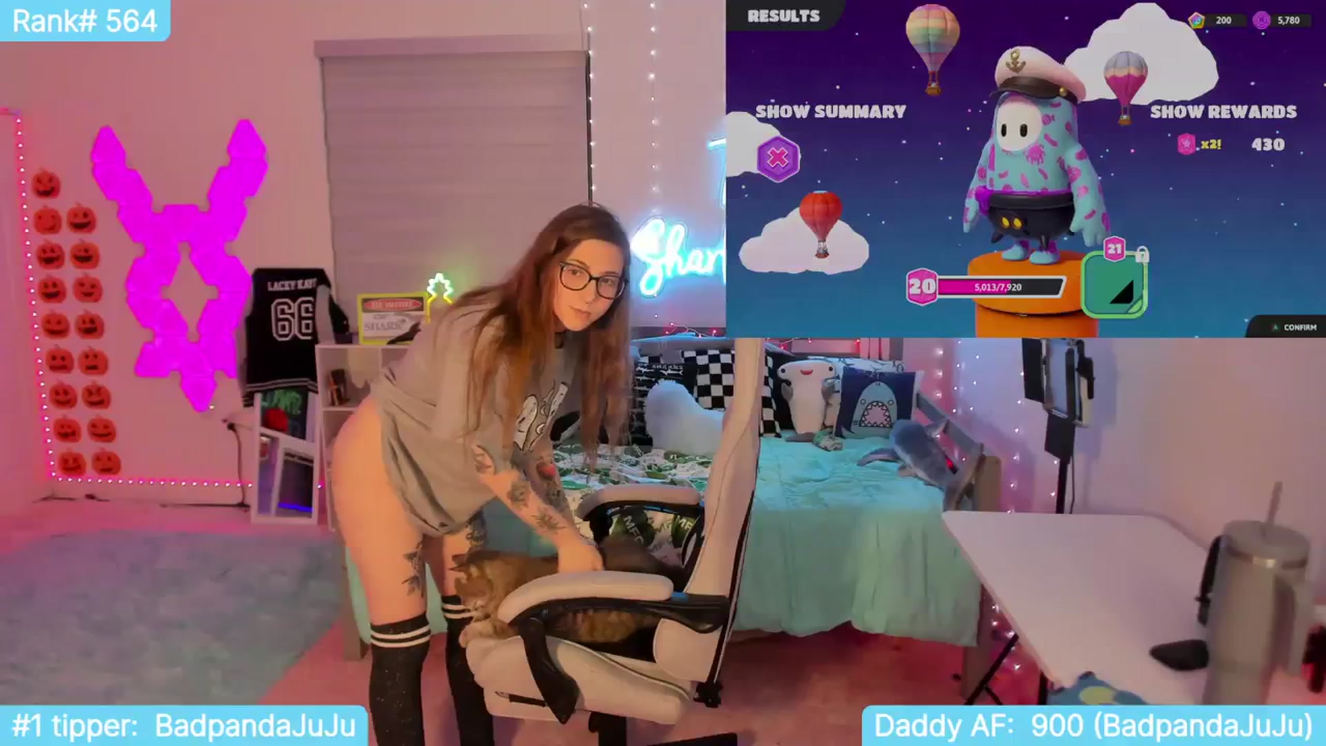Gallery image thumbnail from TheSharkQueen's myfreecams stream on, 10/28/2023, 06:17 image 12 of 20