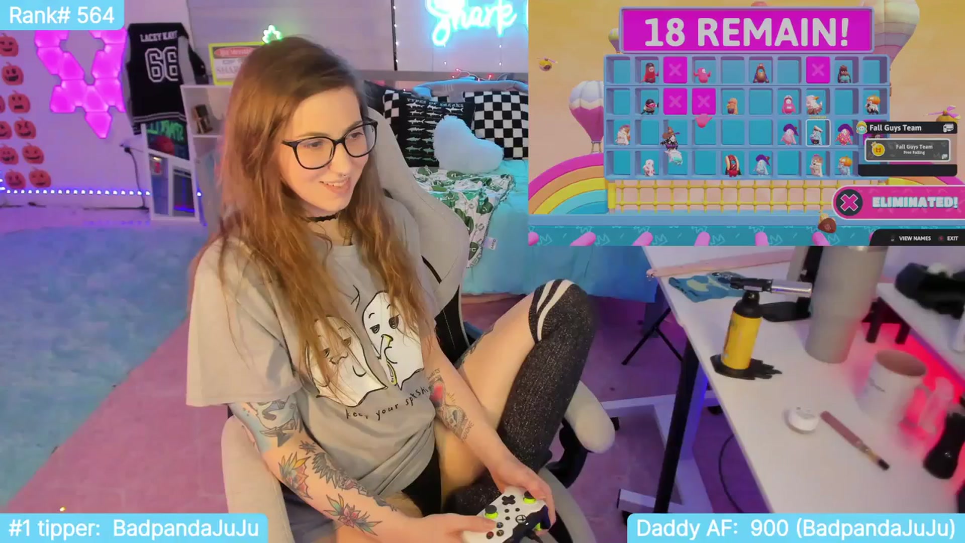 Gallery image thumbnail from TheSharkQueen's myfreecams stream on, 10/28/2023, 06:17 image 15 of 20