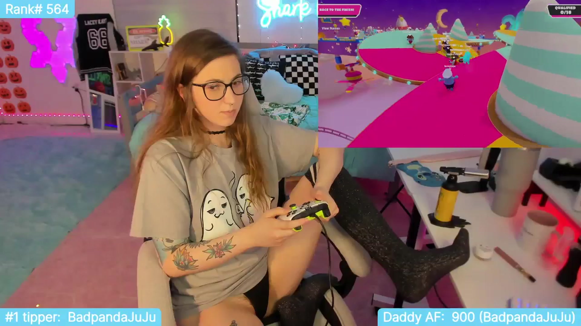 Gallery image thumbnail from TheSharkQueen's myfreecams stream on, 10/28/2023, 06:17 image 16 of 20