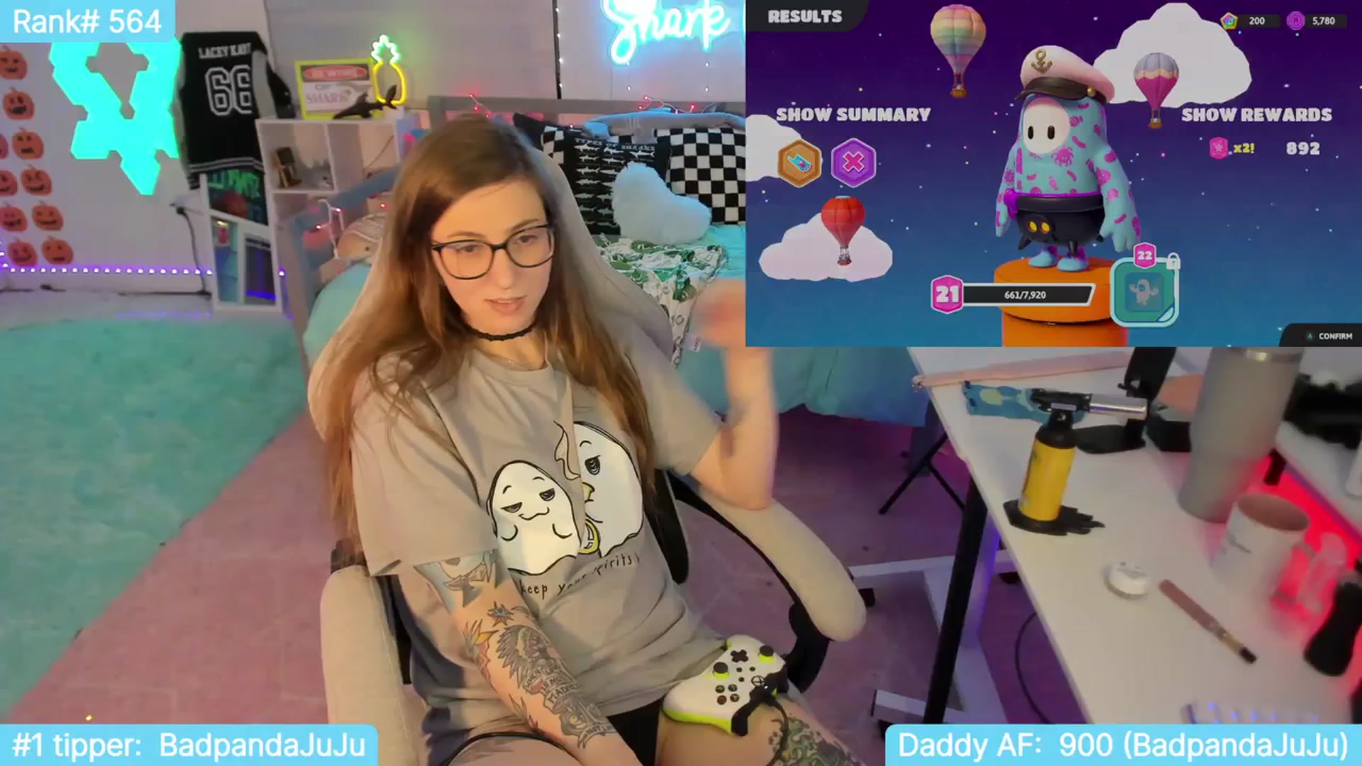 Gallery image thumbnail from TheSharkQueen's myfreecams stream on, 10/28/2023, 06:17 image 19 of 20